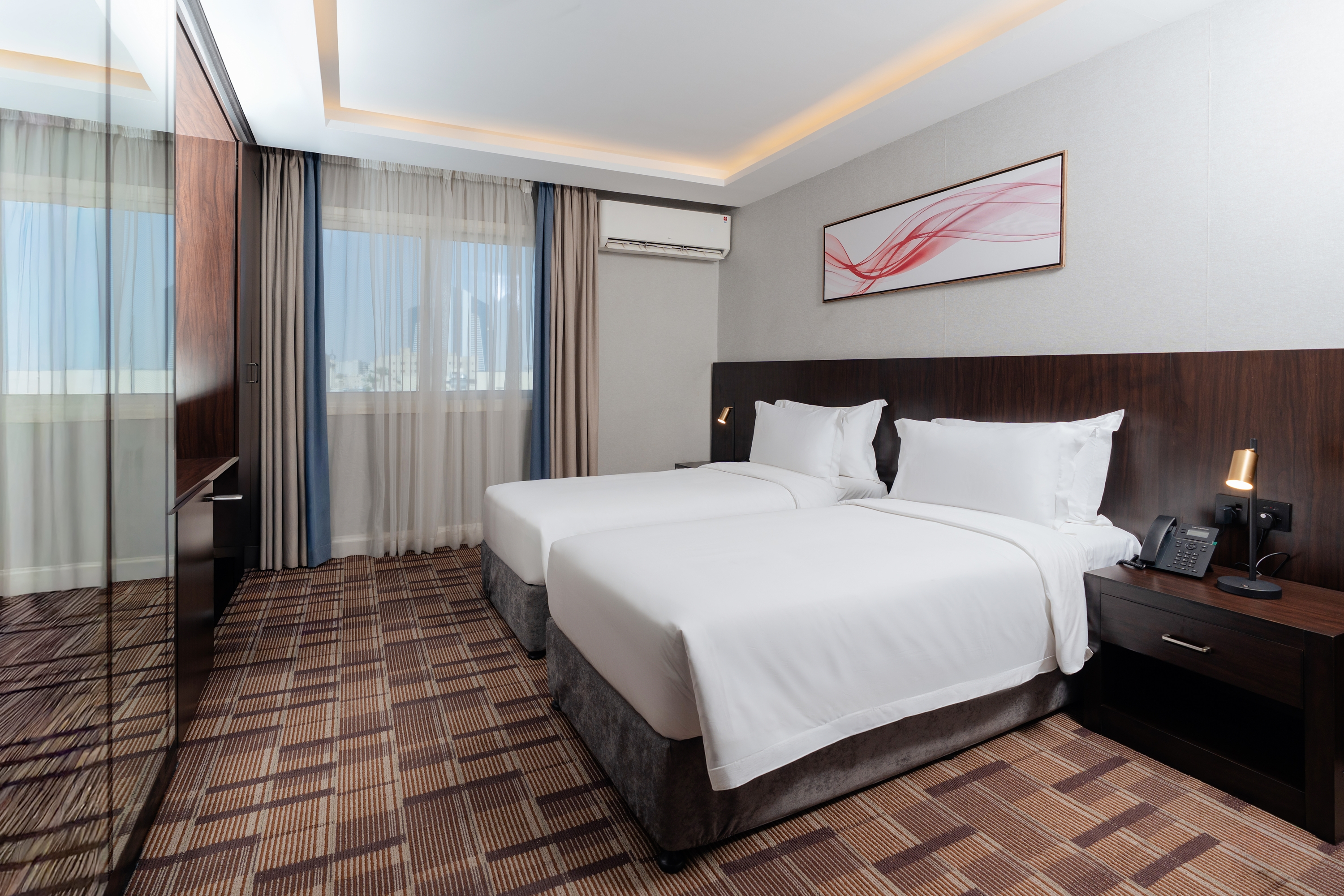 Guest room at the Howard Johnson by Wyndham Riyadh Al Nasiriyah in Riyadh, Other than US/Canada
