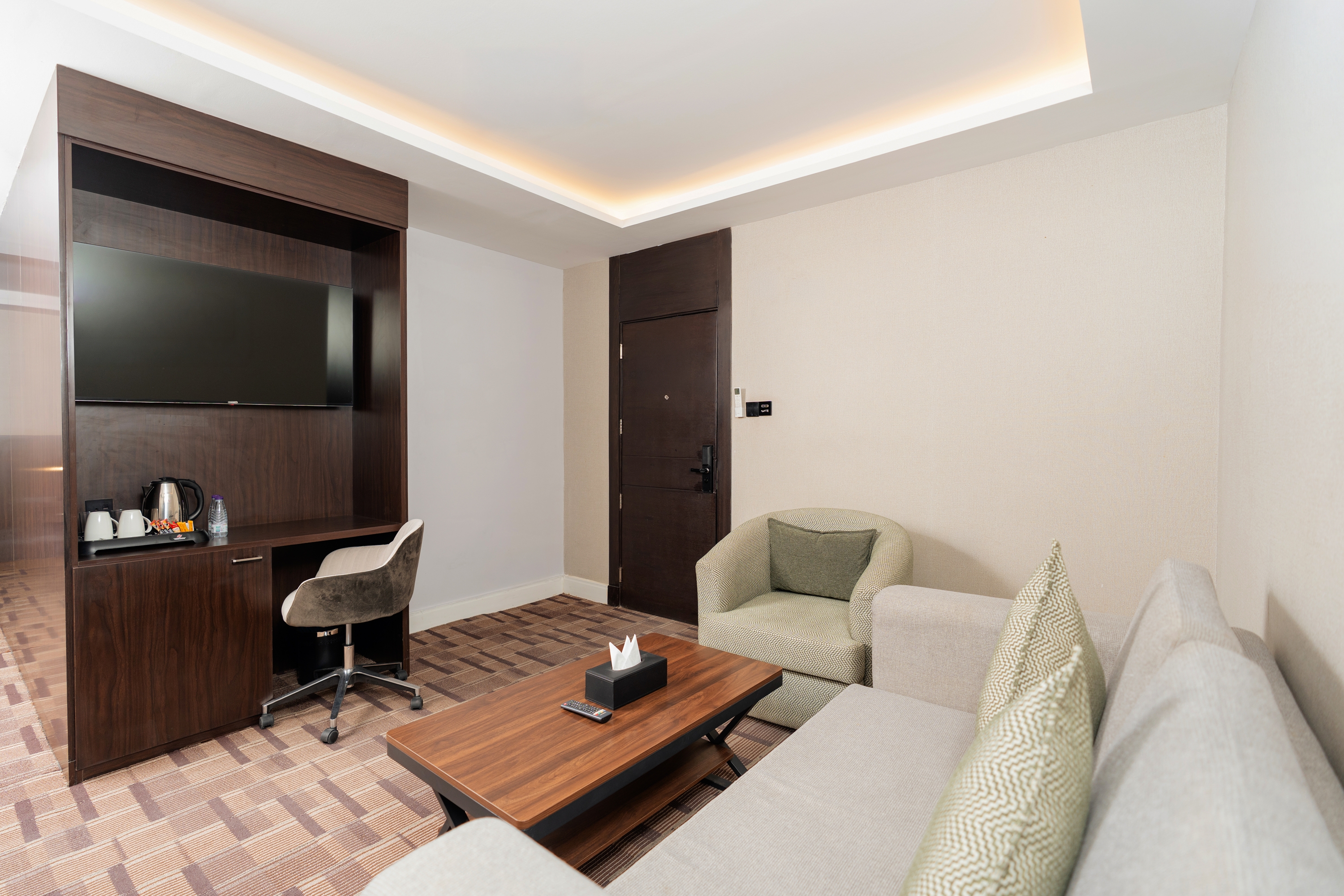 Guest room at the Howard Johnson by Wyndham Riyadh Al Nasiriyah in Riyadh, Other than US/Canada