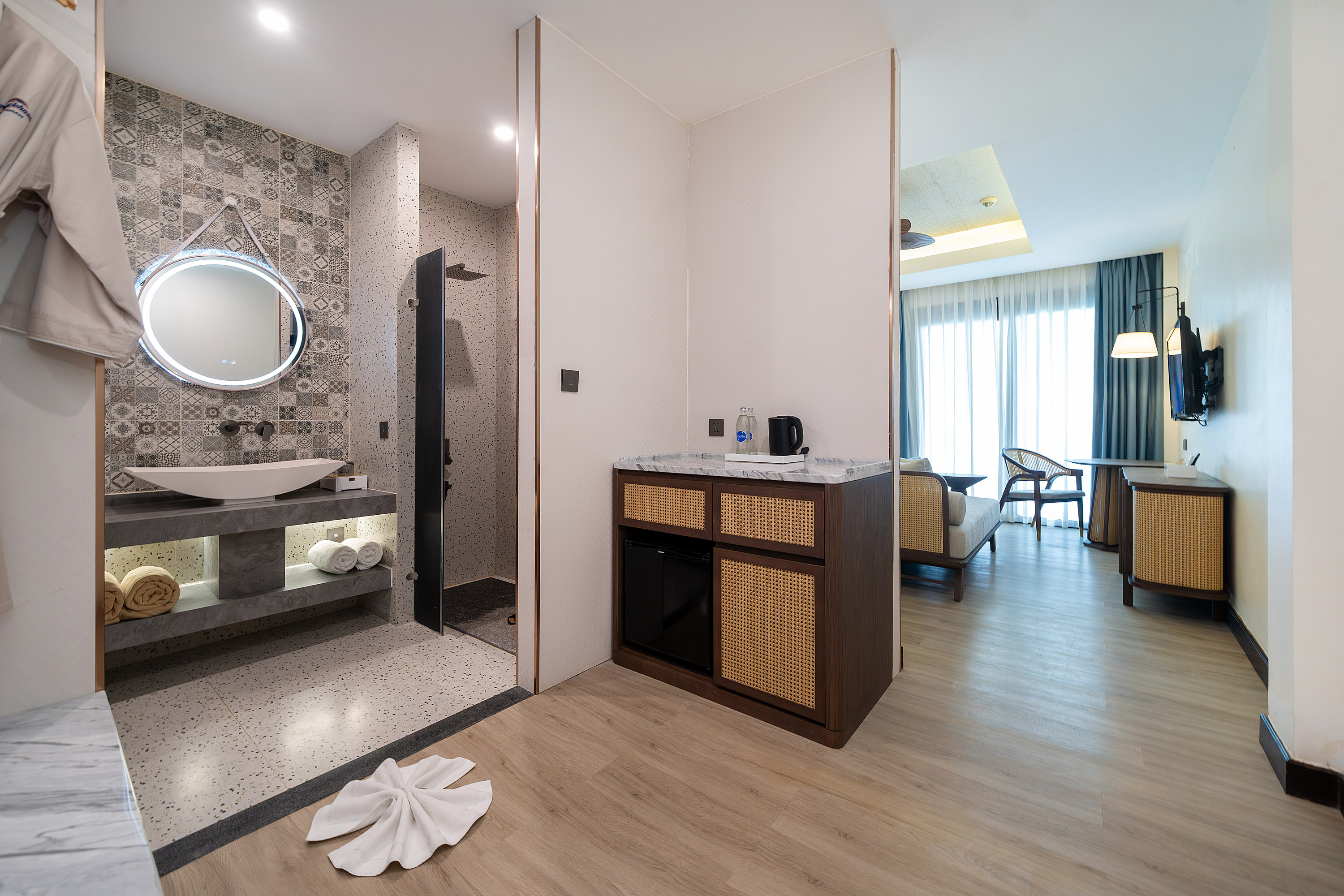 Guest room bath at the Howard Johnson by Wyndham Phuket Naiyang in Thalang, Other than US/Canada