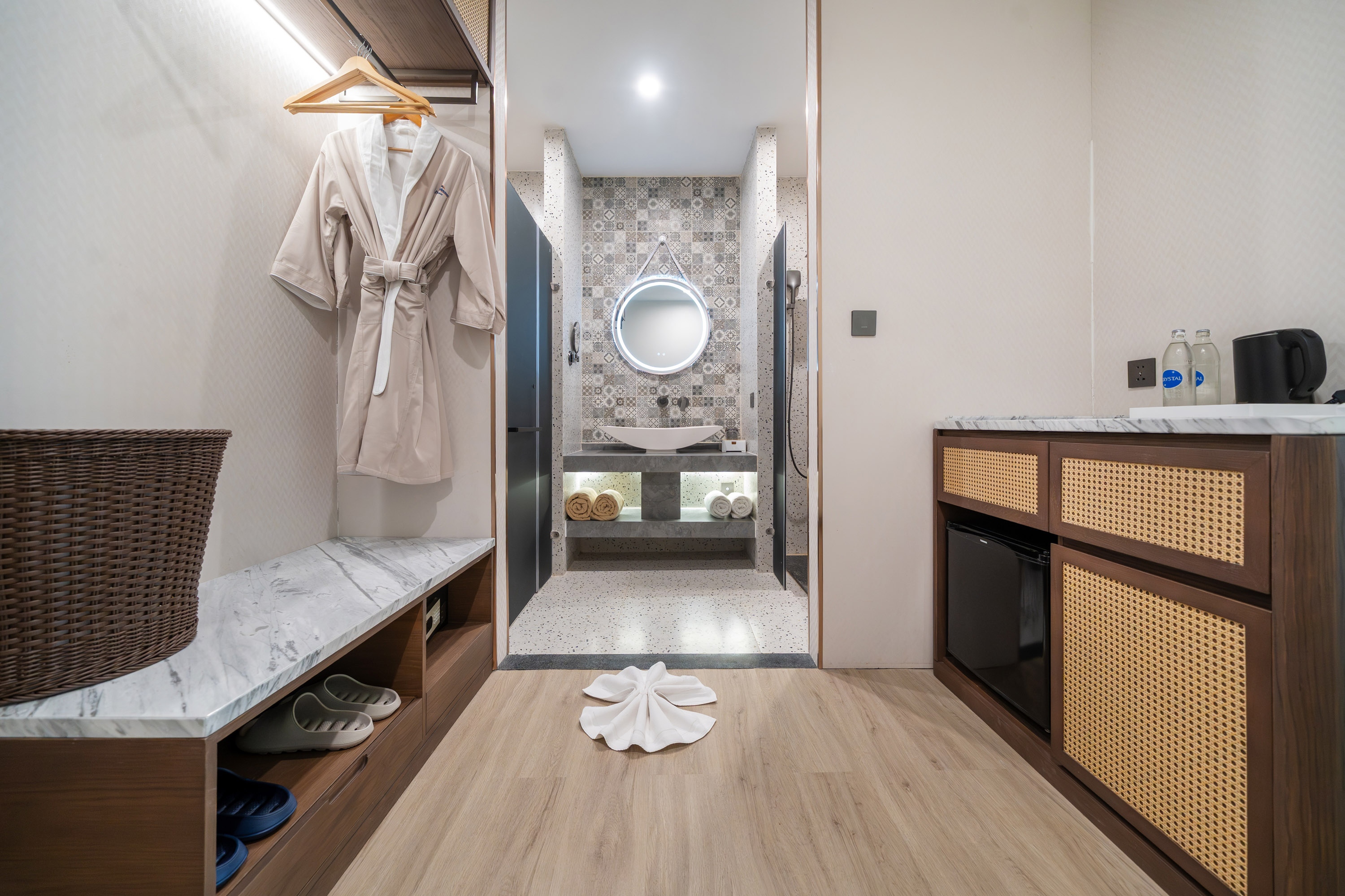 Guest room bath at the Howard Johnson by Wyndham Phuket Naiyang in Thalang, Other than US/Canada