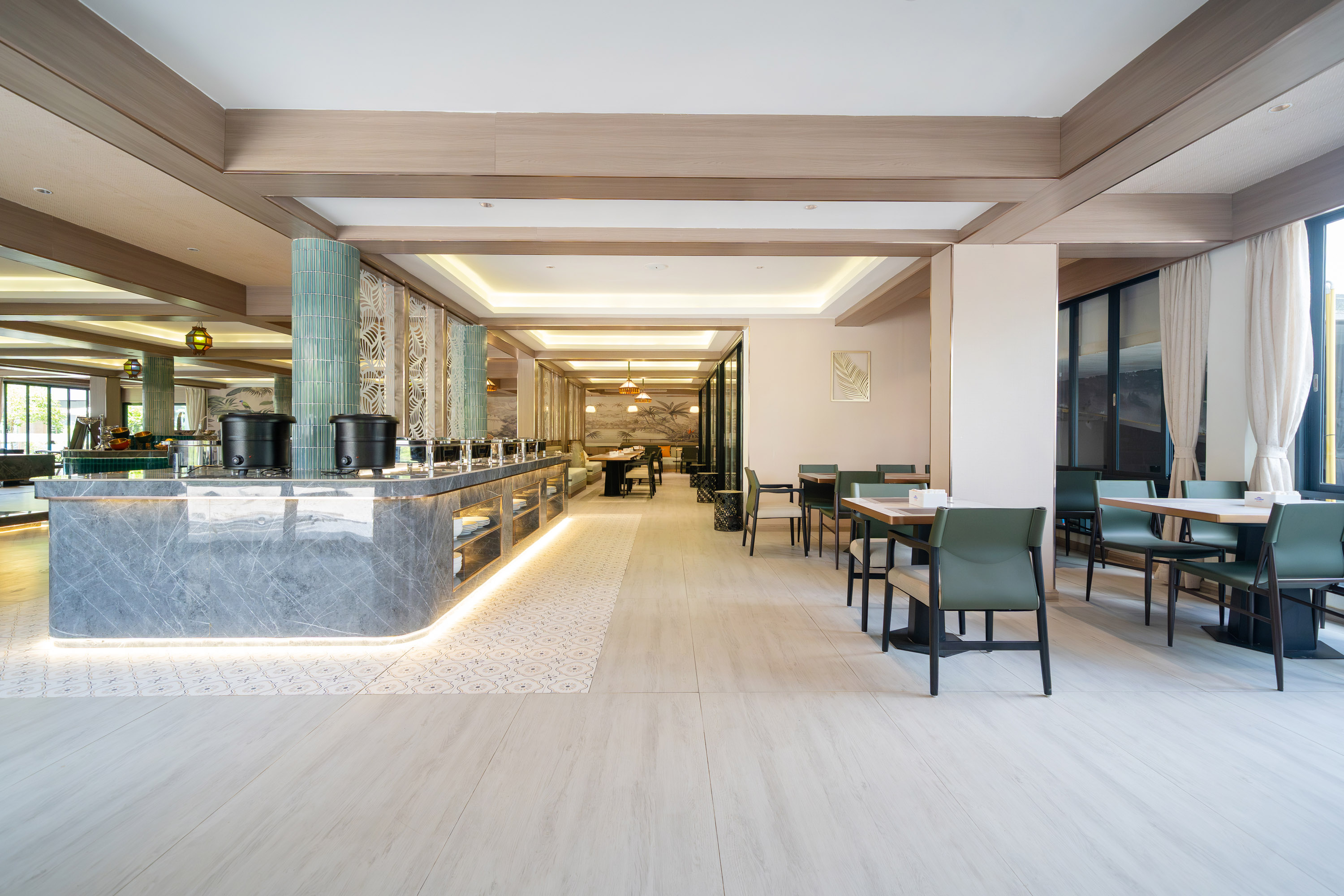 Howard Johnson by Wyndham Phuket Naiyang restaurant in Thalang, Other than US/Canada