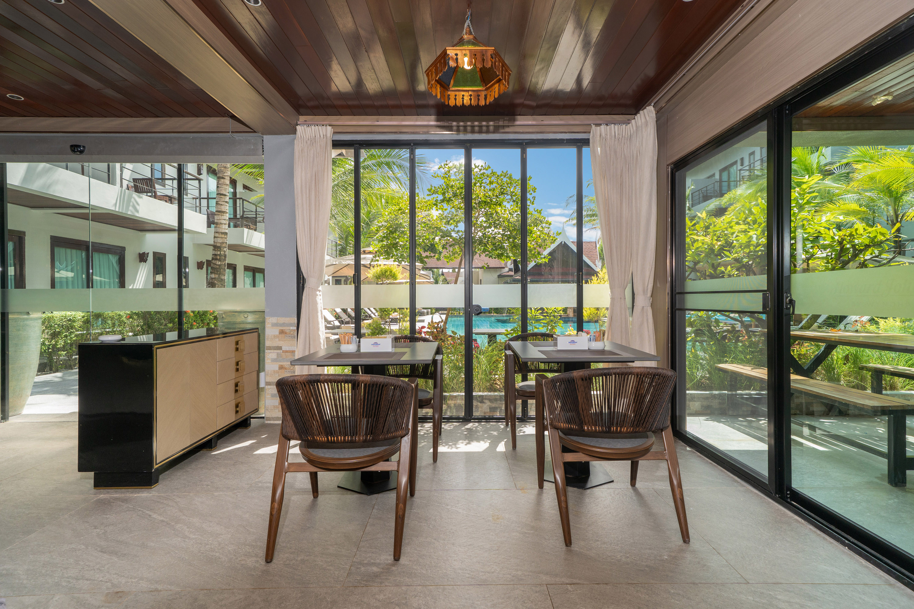 Howard Johnson by Wyndham Phuket Naiyang restaurant in Thalang, Other than US/Canada