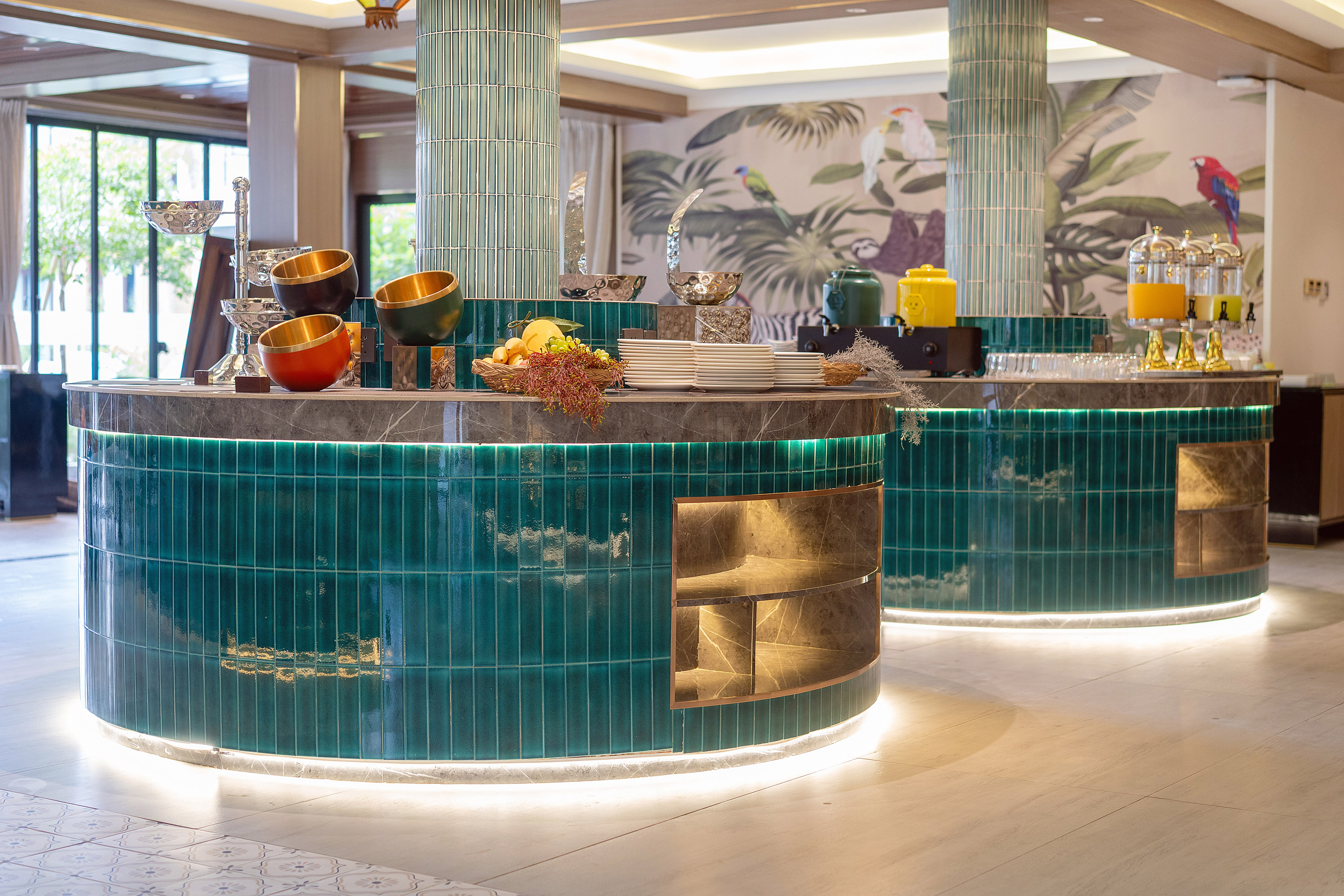 Howard Johnson by Wyndham Phuket Naiyang restaurant in Thalang, Other than US/Canada