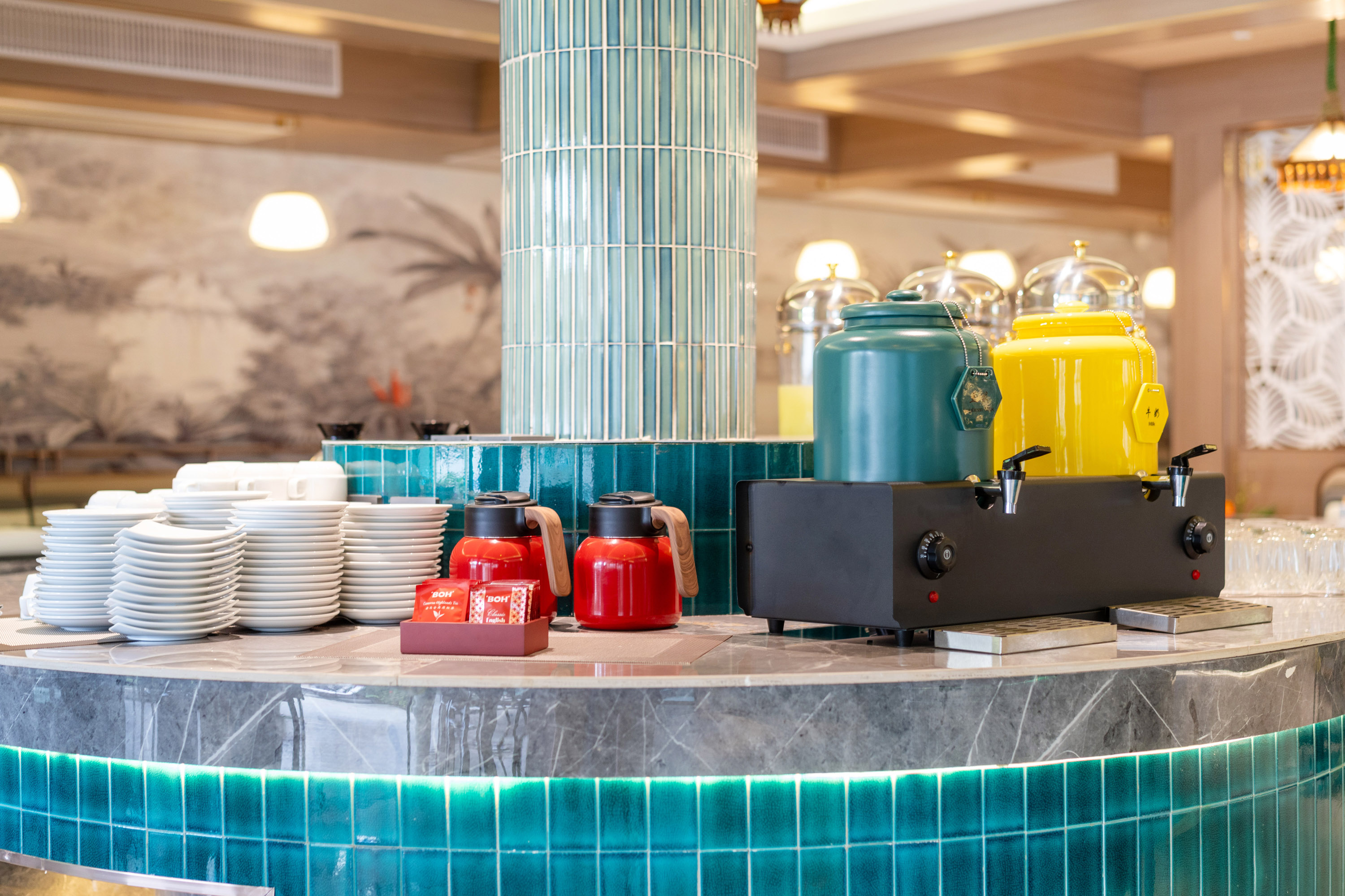 Howard Johnson by Wyndham Phuket Naiyang restaurant in Thalang, Other than US/Canada