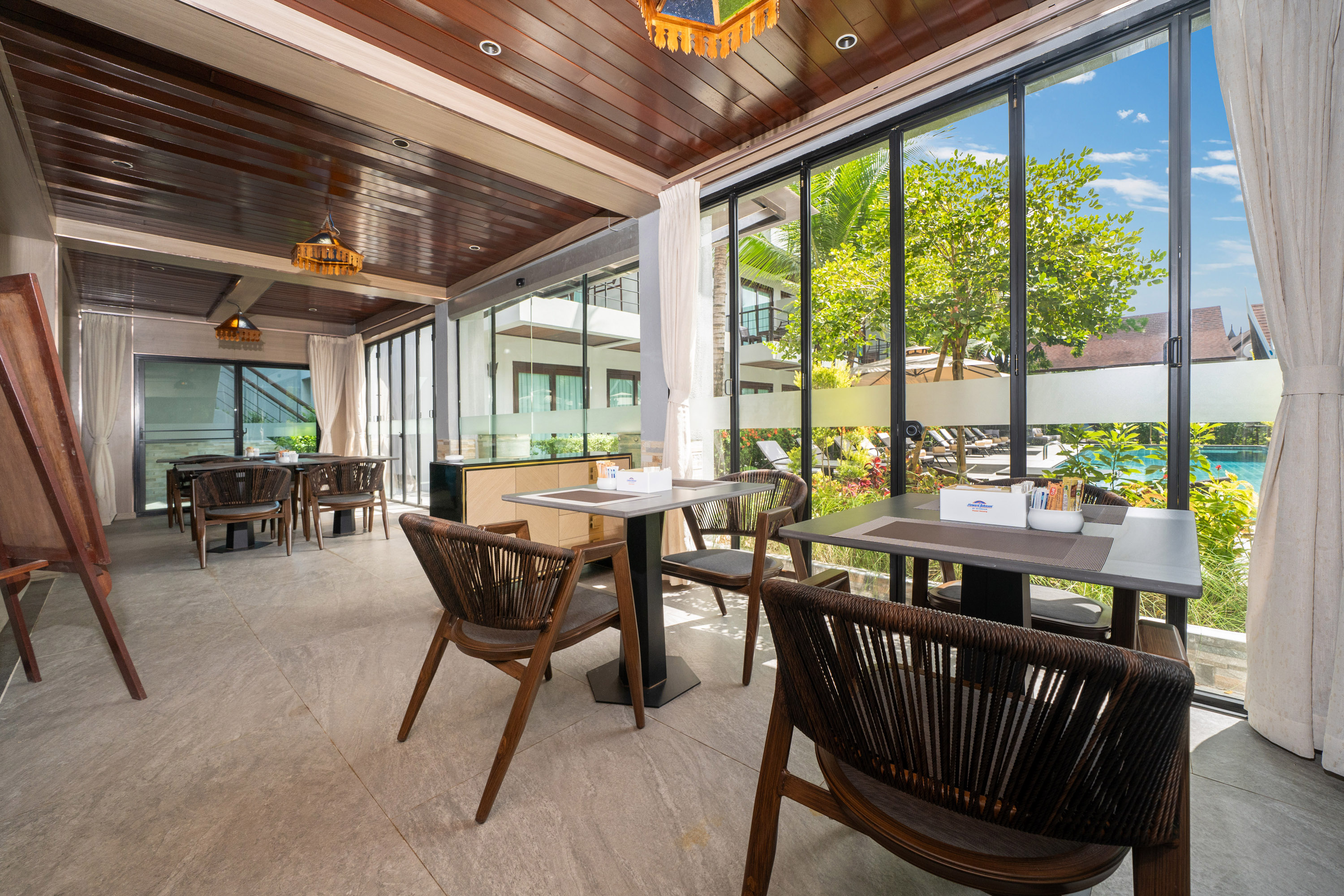 Howard Johnson by Wyndham Phuket Naiyang restaurant in Thalang, Other than US/Canada