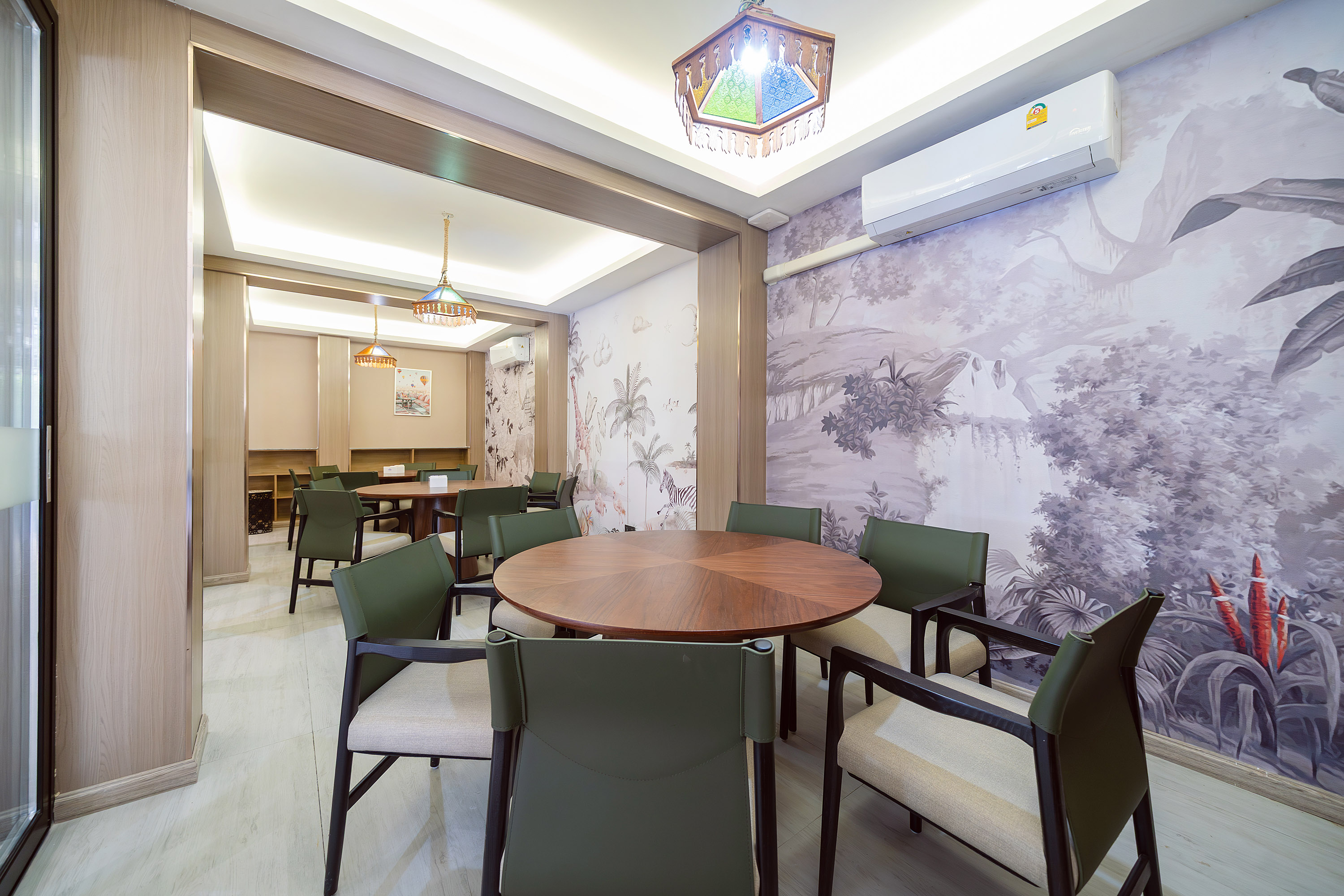 Howard Johnson by Wyndham Phuket Naiyang restaurant in Thalang, Other than US/Canada