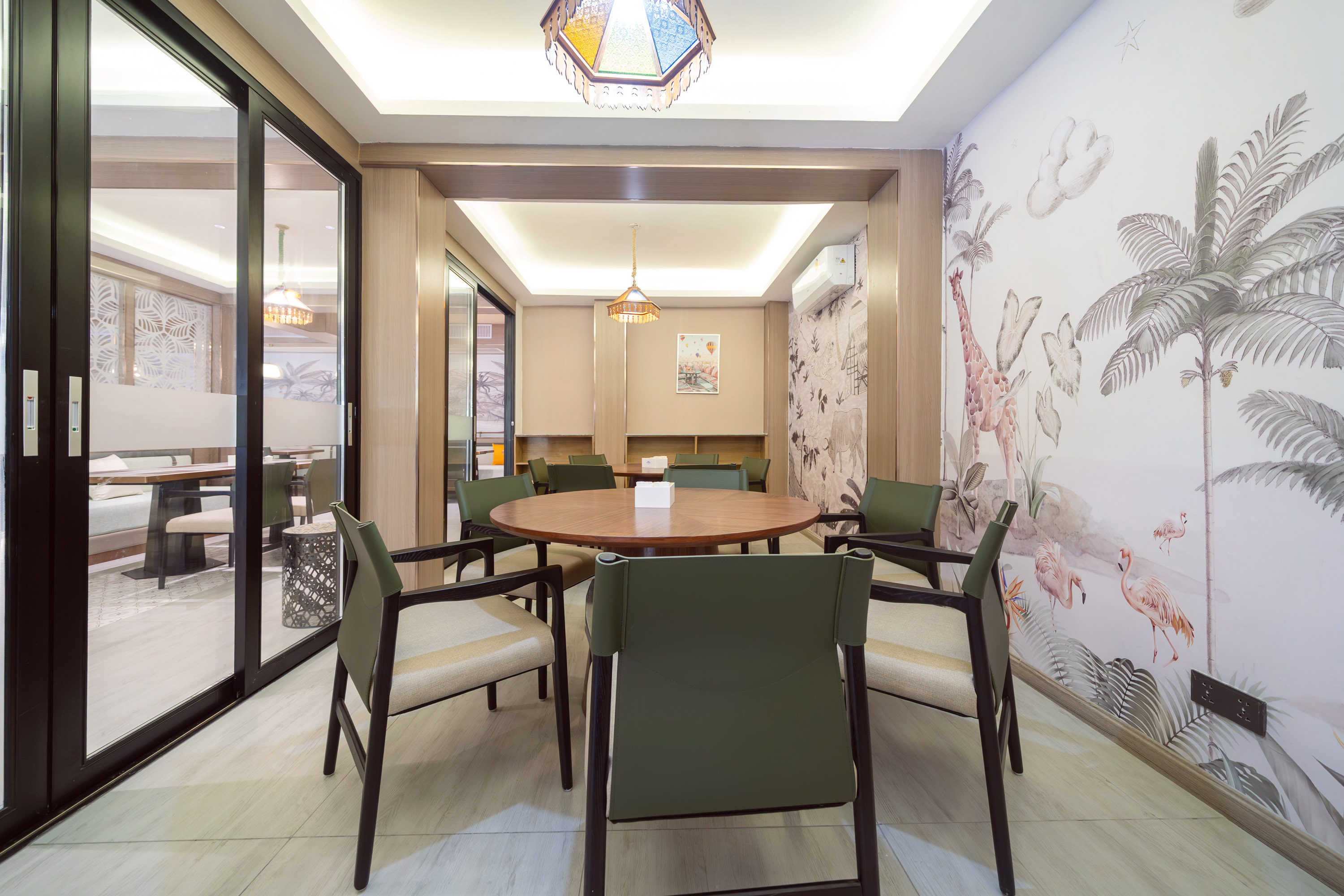 Howard Johnson by Wyndham Phuket Naiyang restaurant in Thalang, Other than US/Canada