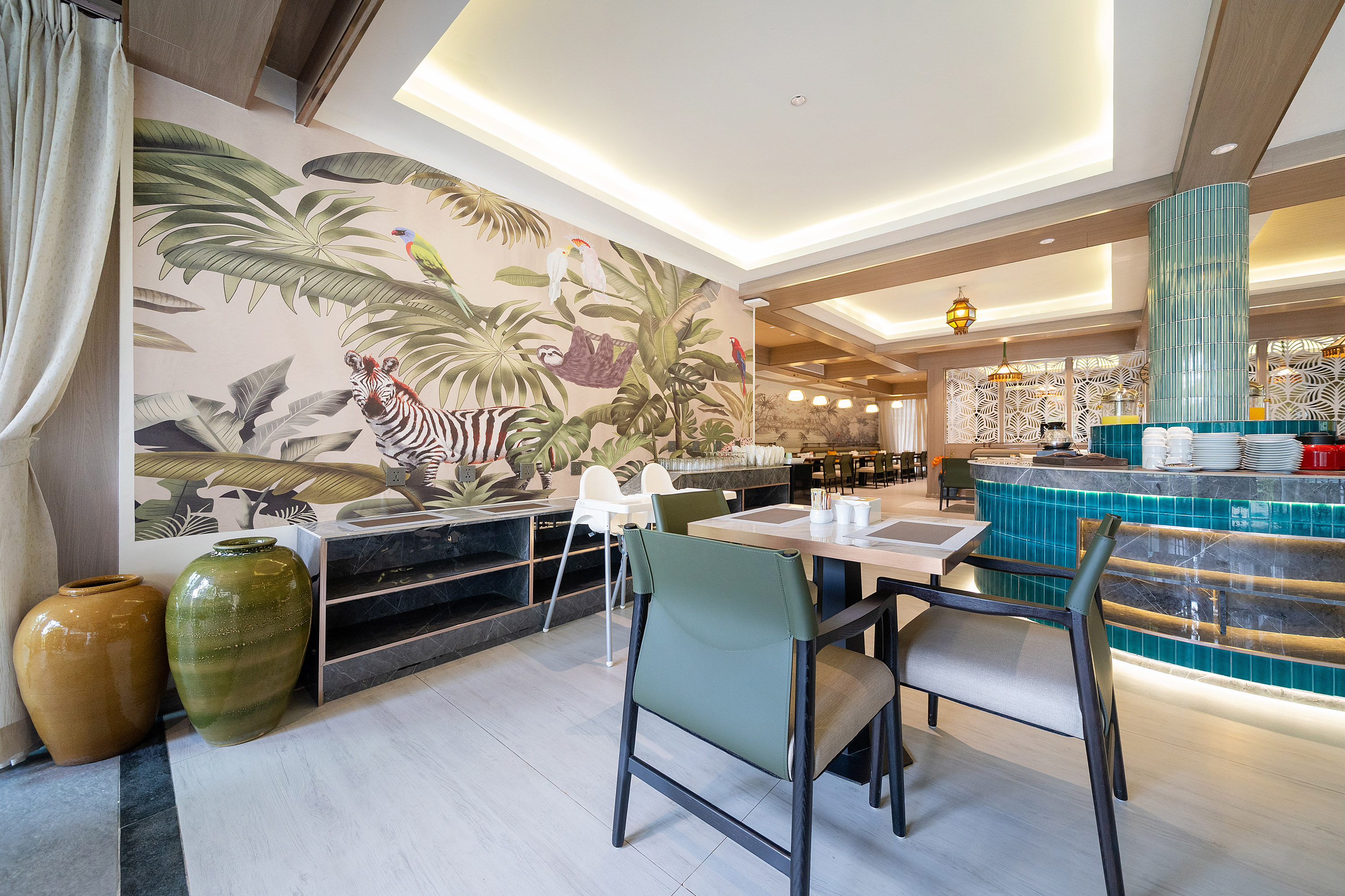 Howard Johnson by Wyndham Phuket Naiyang restaurant in Thalang, Other than US/Canada