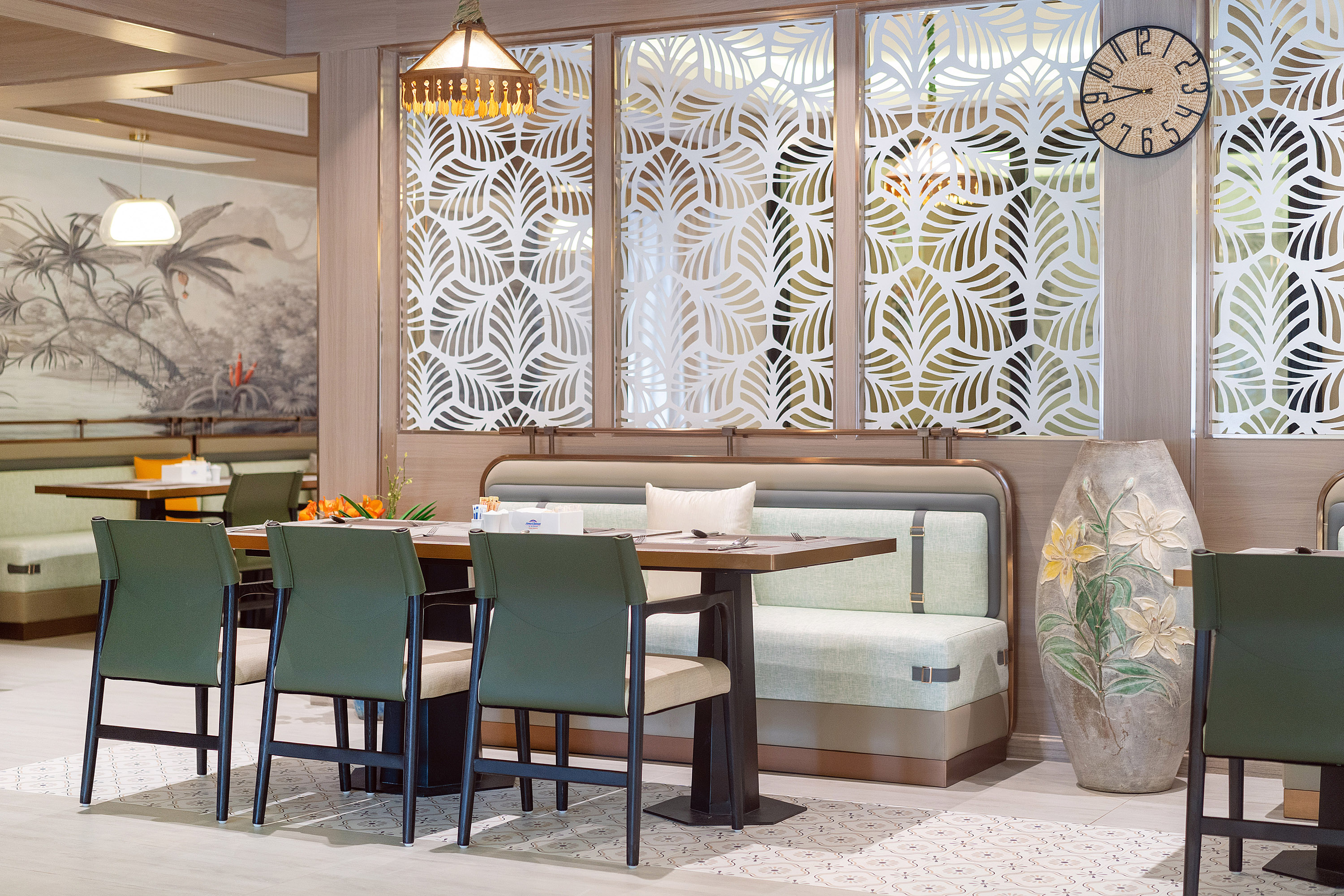 Howard Johnson by Wyndham Phuket Naiyang restaurant in Thalang, Other than US/Canada