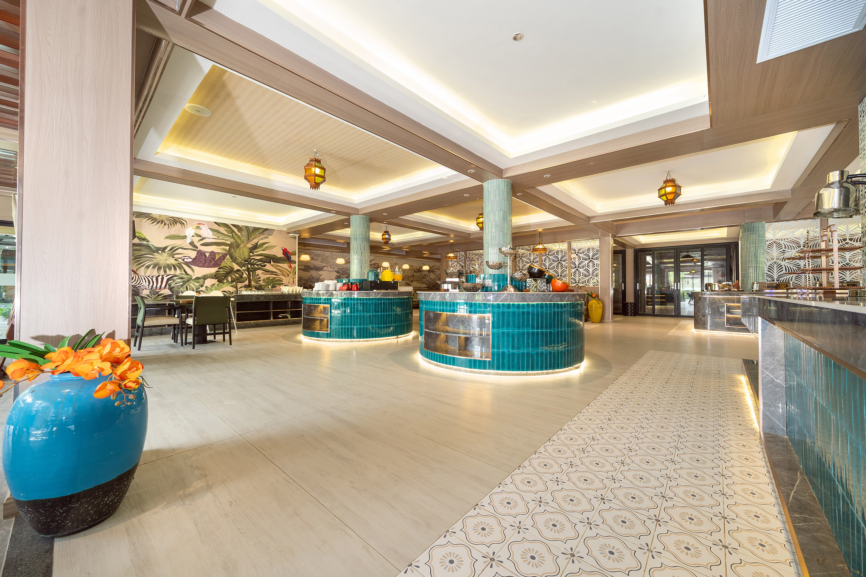 Howard Johnson by Wyndham Phuket Naiyang restaurant in Thalang, Other than US/Canada