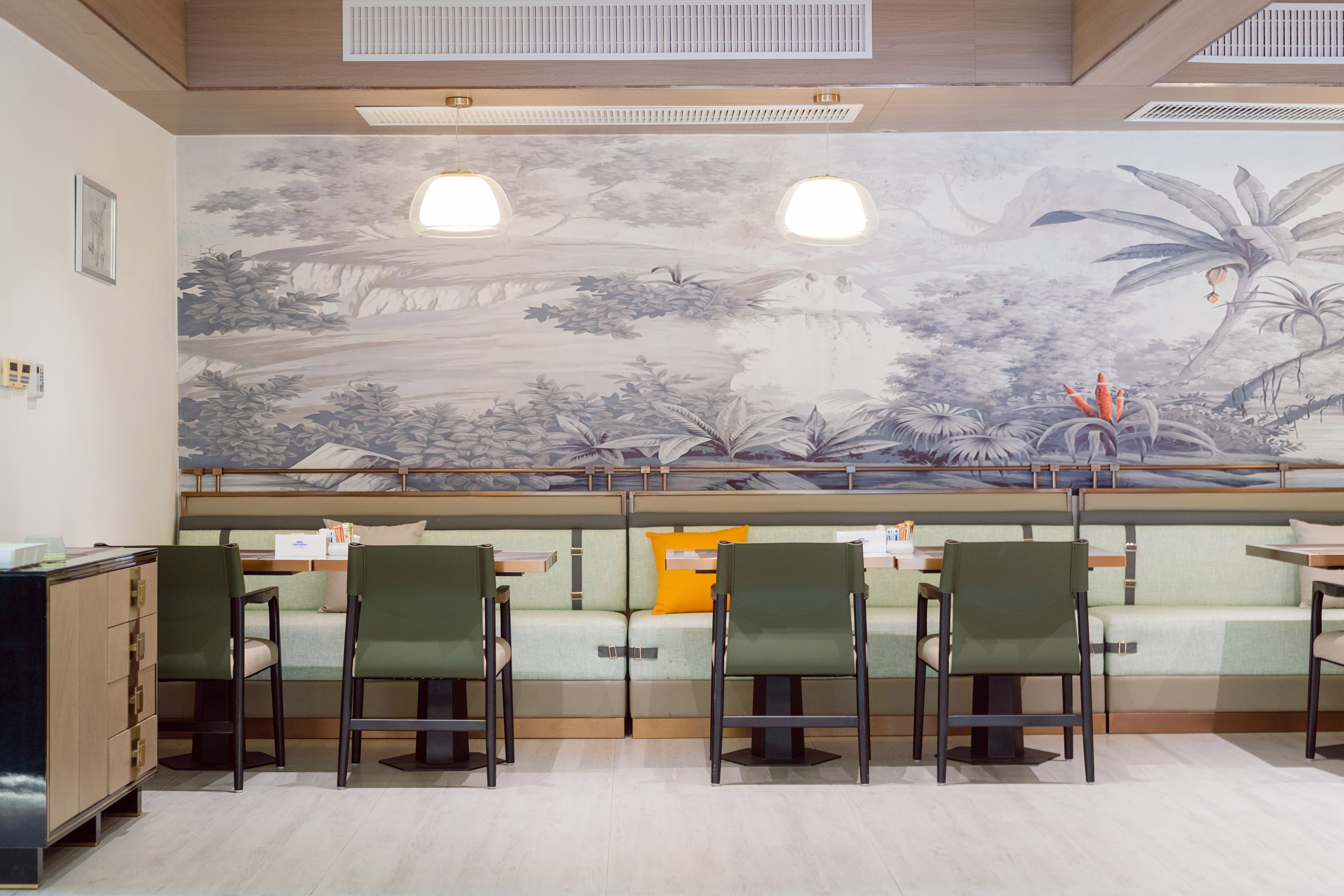 Howard Johnson by Wyndham Phuket Naiyang restaurant in Thalang, Other than US/Canada