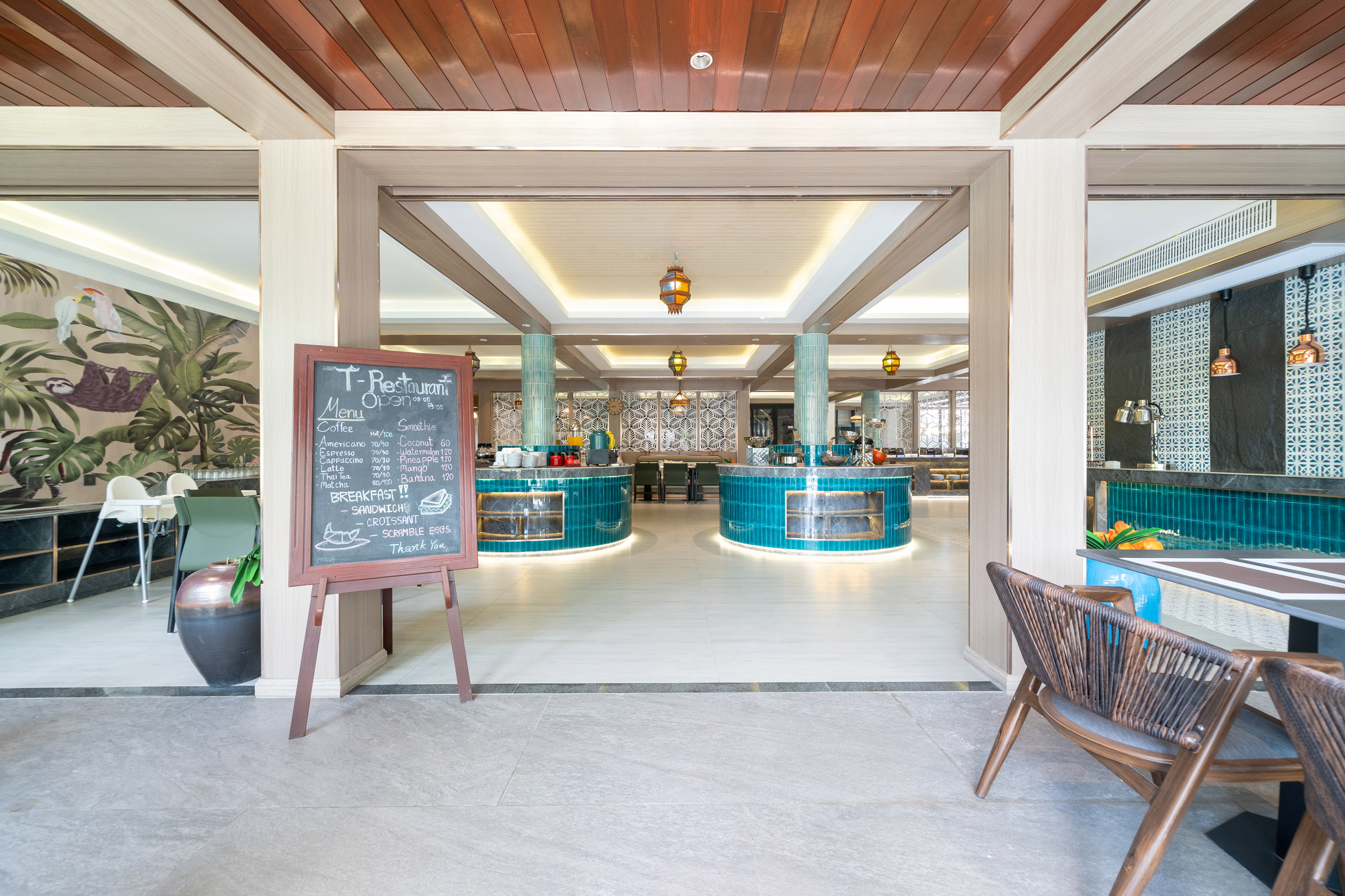 Howard Johnson by Wyndham Phuket Naiyang restaurant in Thalang, Other than US/Canada
