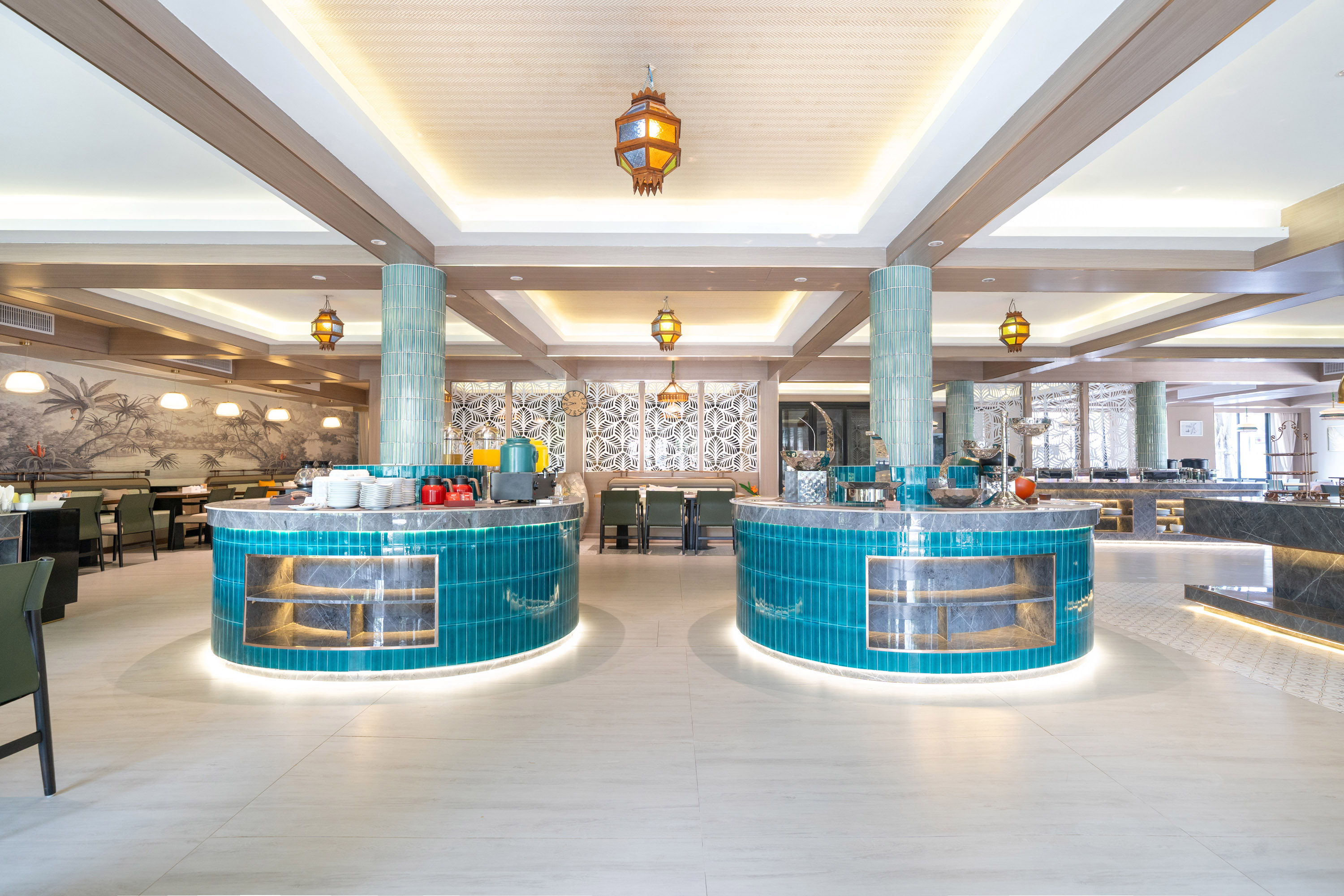 Howard Johnson by Wyndham Phuket Naiyang restaurant in Thalang, Other than US/Canada