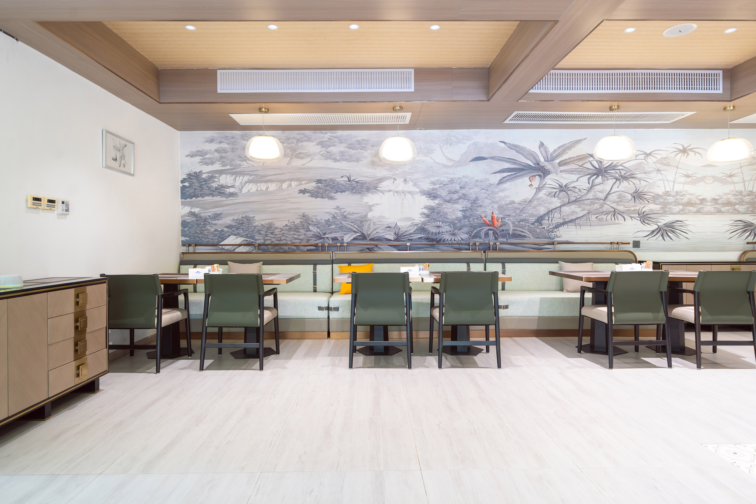 Howard Johnson by Wyndham Phuket Naiyang restaurant in Thalang, Other than US/Canada