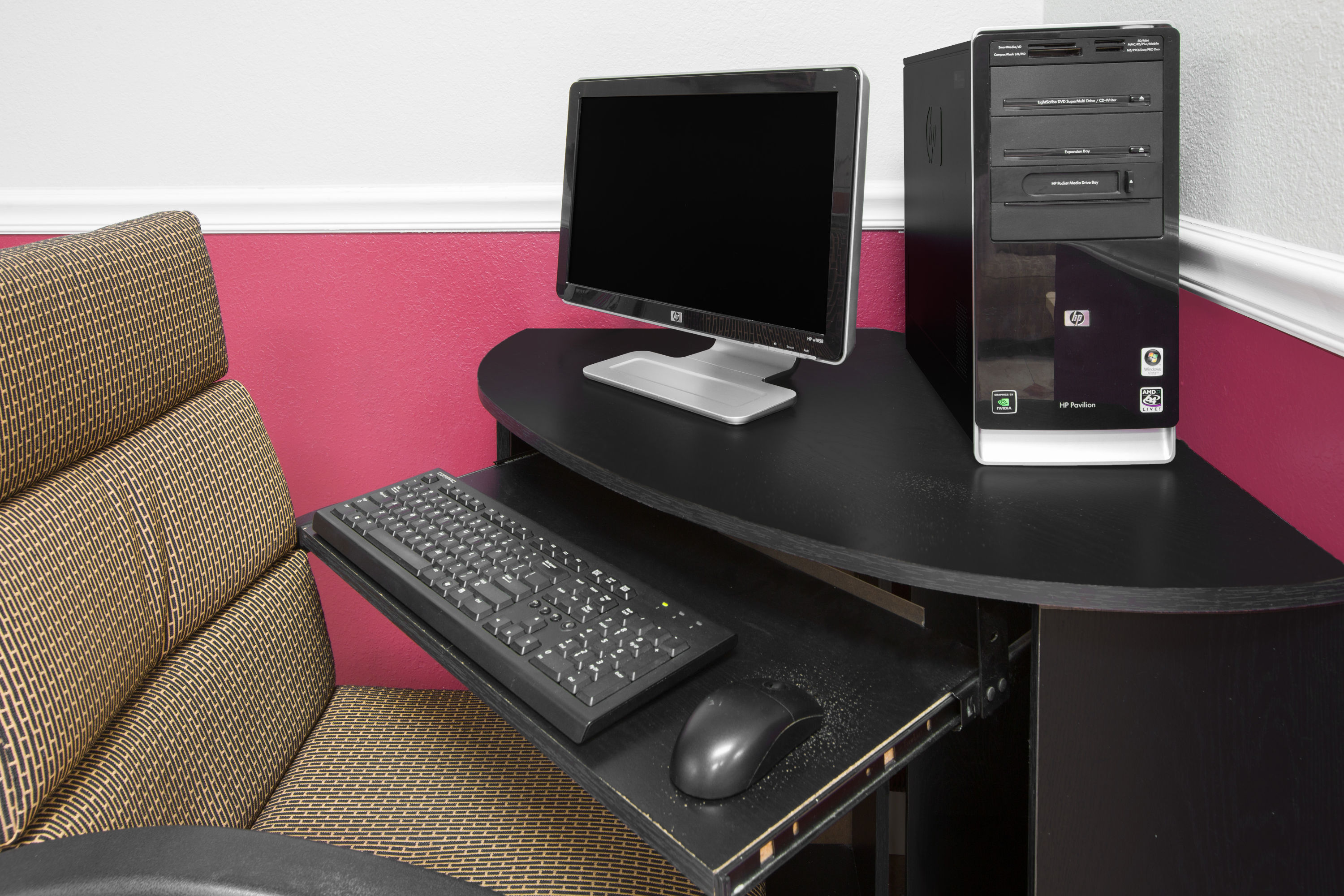 Howard Johnson by Wyndham Dothan business center in Dothan, Alabama