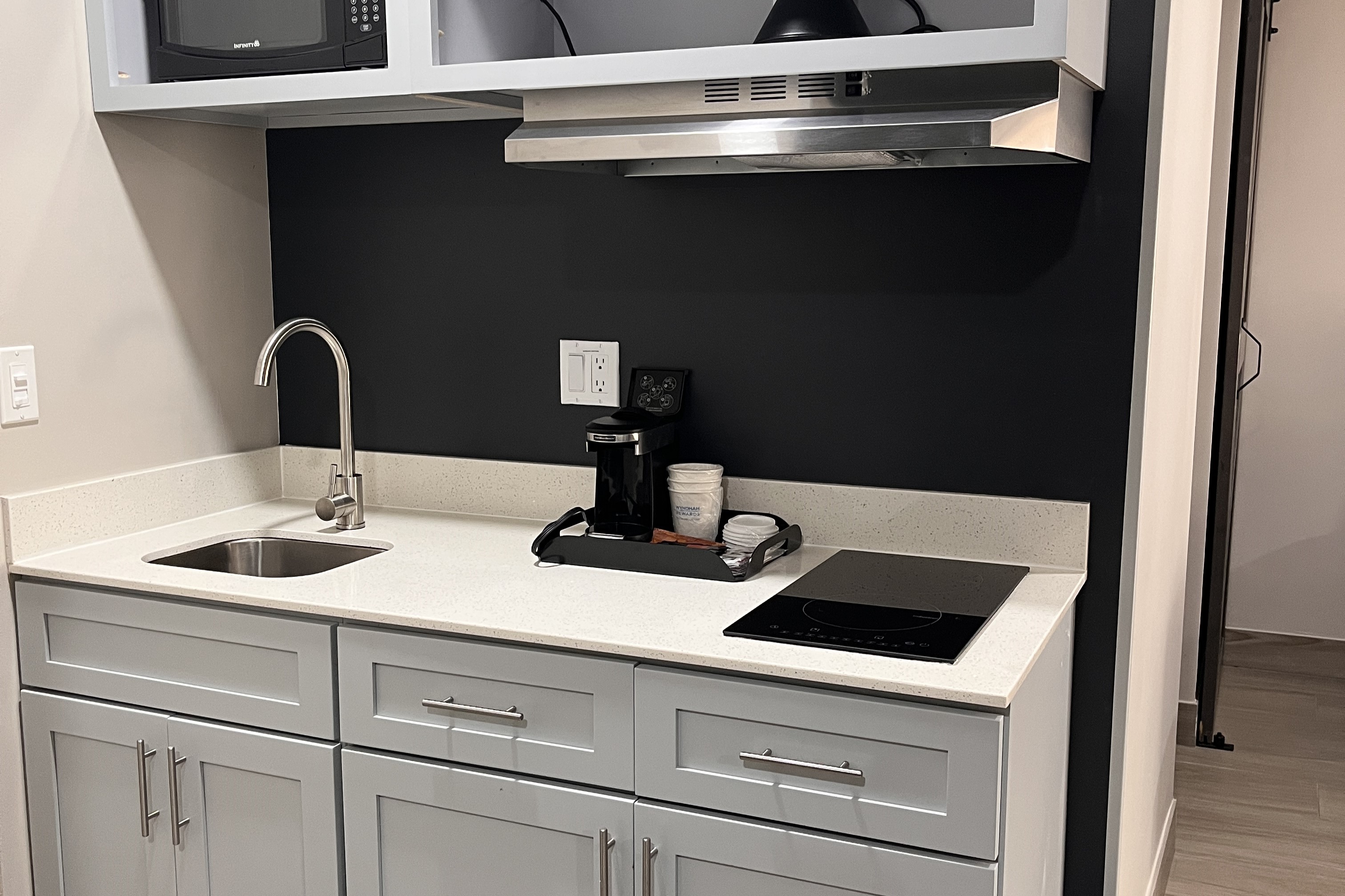 Guest room at the Howard Johnson by Wyndham Flagstaff University West in Flagstaff, Arizona