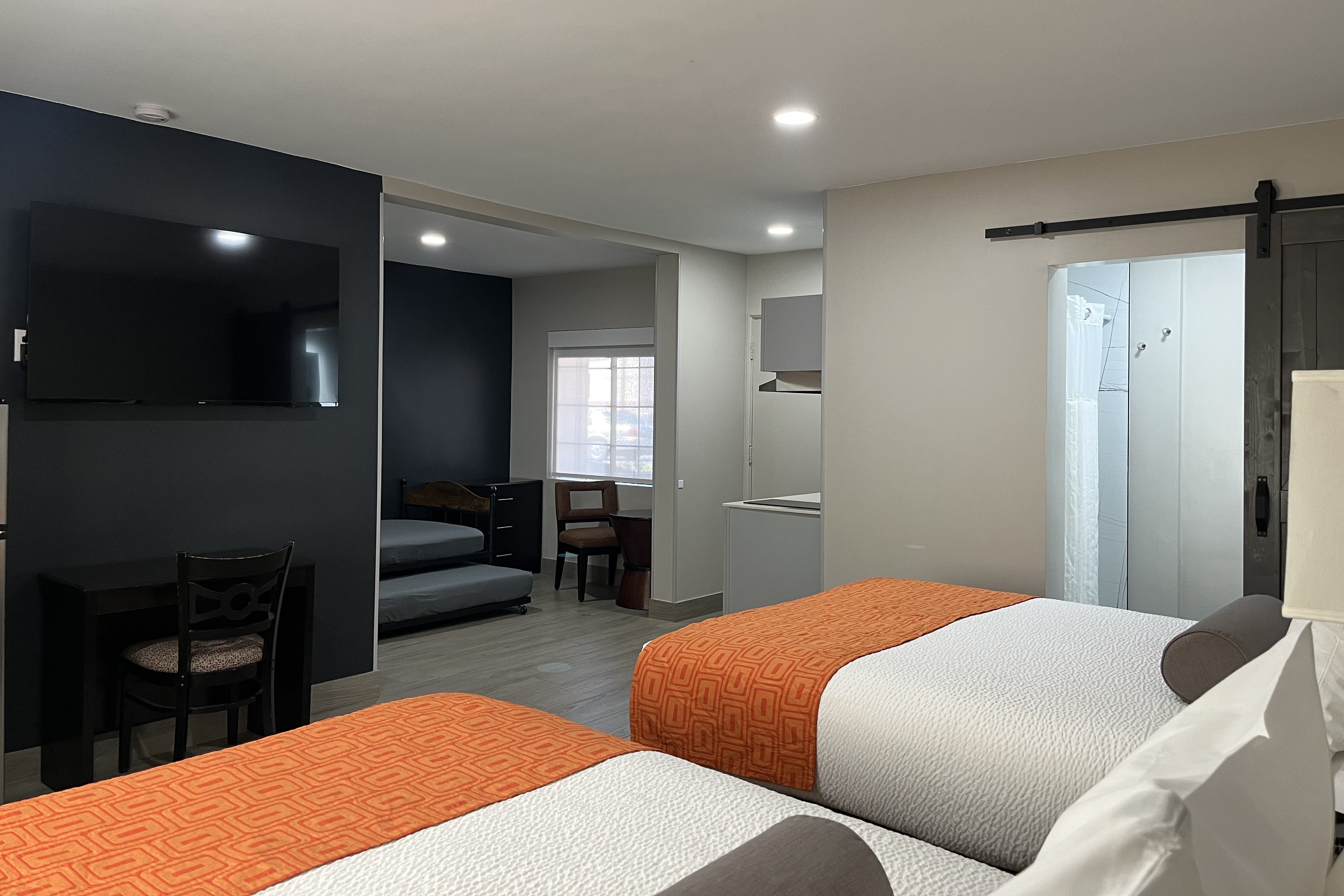 Howard Johnson by Wyndham Flagstaff University West suite in Flagstaff, Arizona