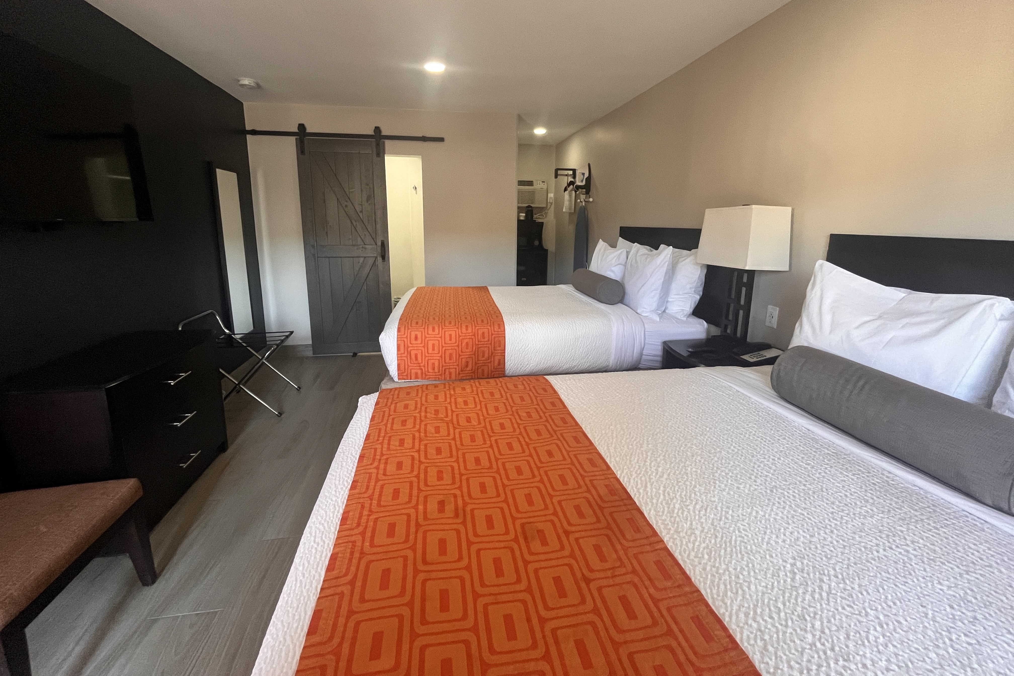 Howard Johnson by Wyndham Flagstaff University West suite in Flagstaff, Arizona