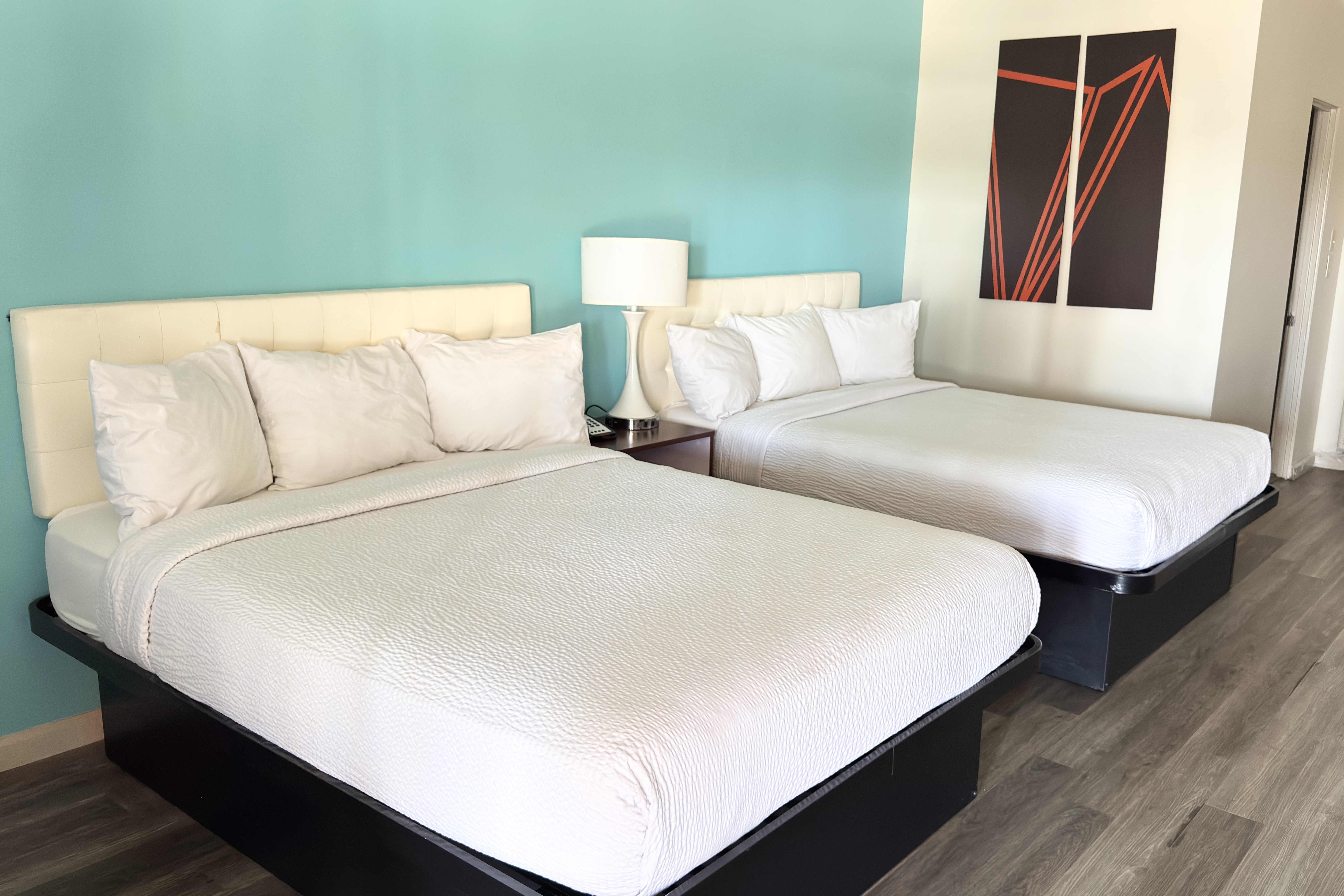 Guest room at the Howard Johnson by Wyndham Phoenix Airport/Downtown Area in Phoenix, Arizona