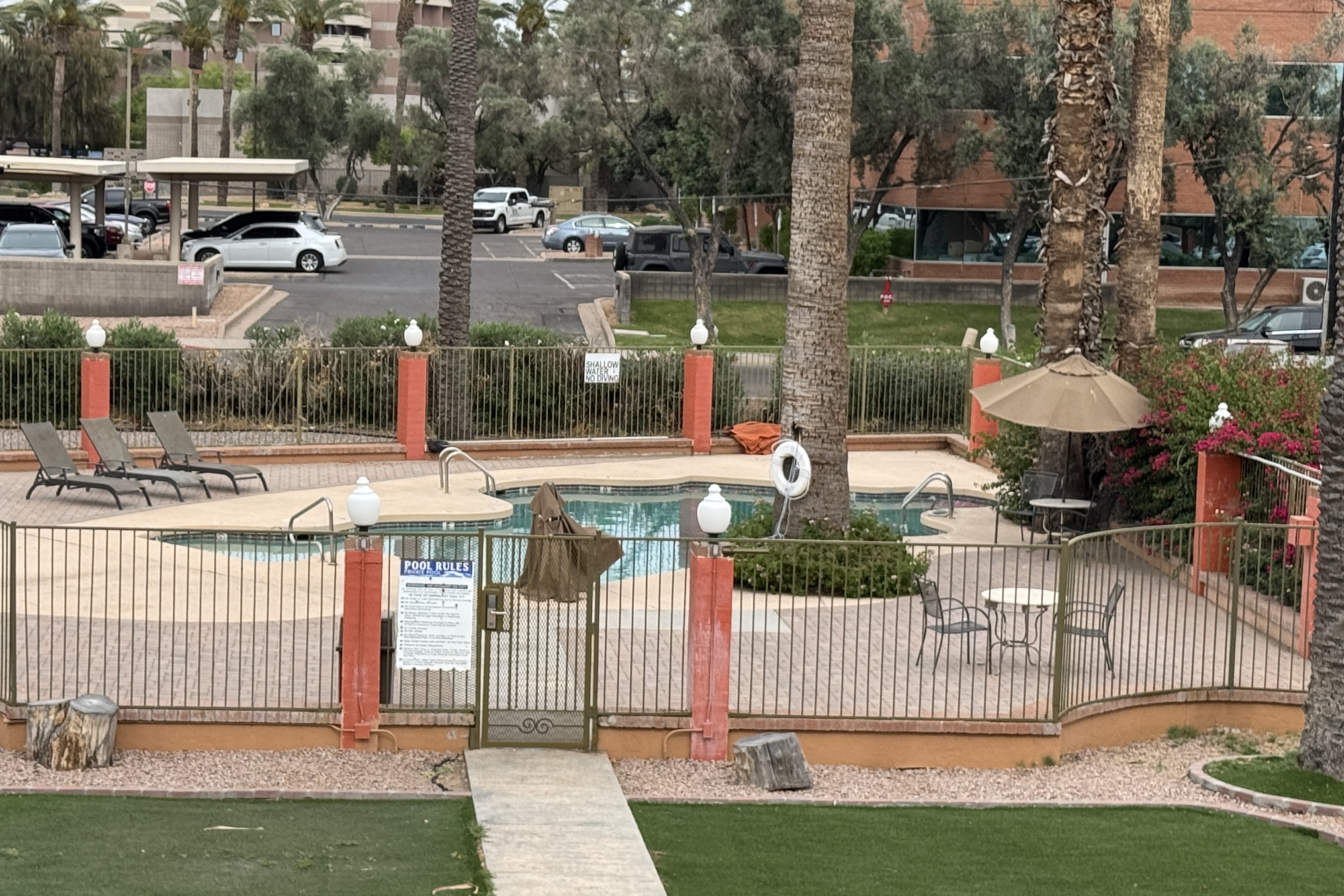 Pool at the Howard Johnson by Wyndham Phoenix Airport/Downtown Area in Phoenix, Arizona