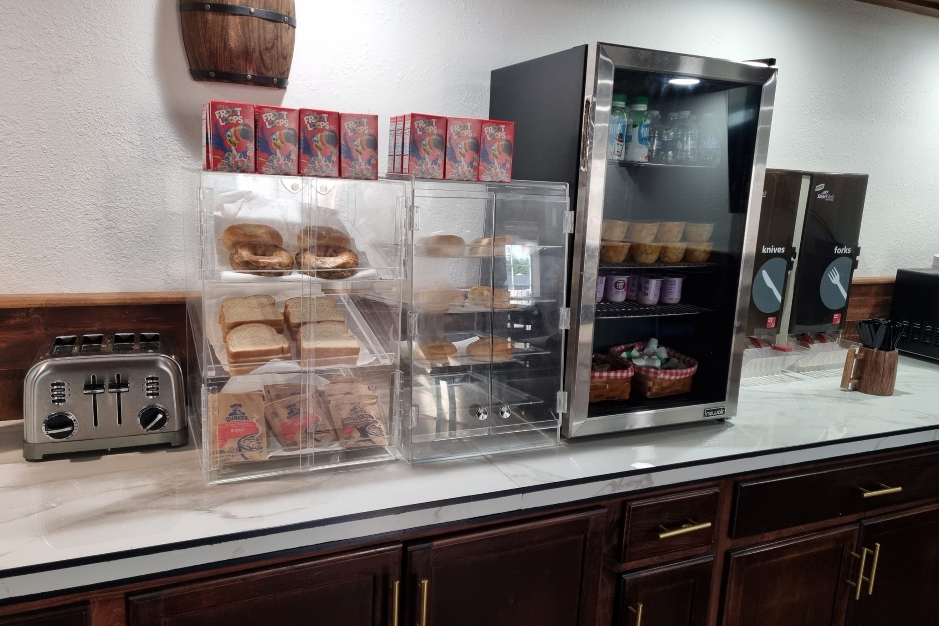 Free breakfast at Howard Johnson by Wyndham Springerville in Springerville, Arizona