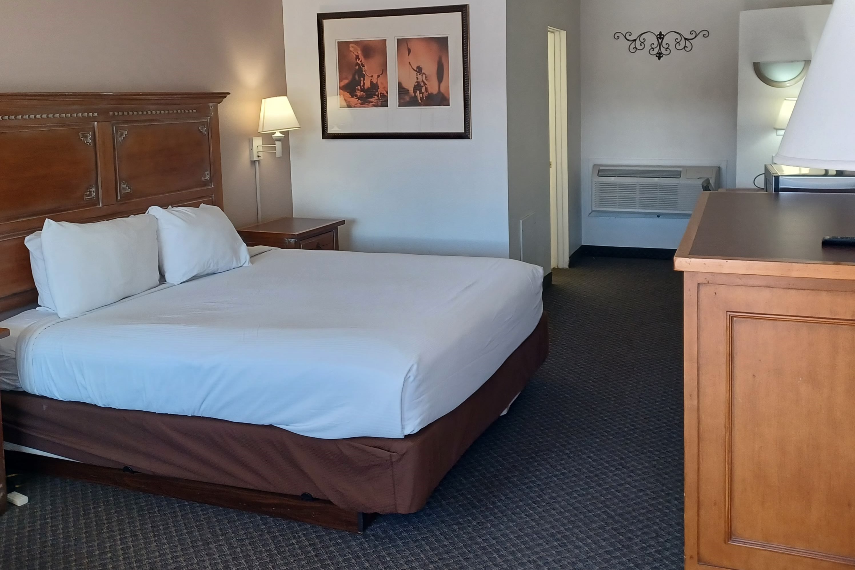Guest room at the Howard Johnson by Wyndham Springerville in Springerville, Arizona