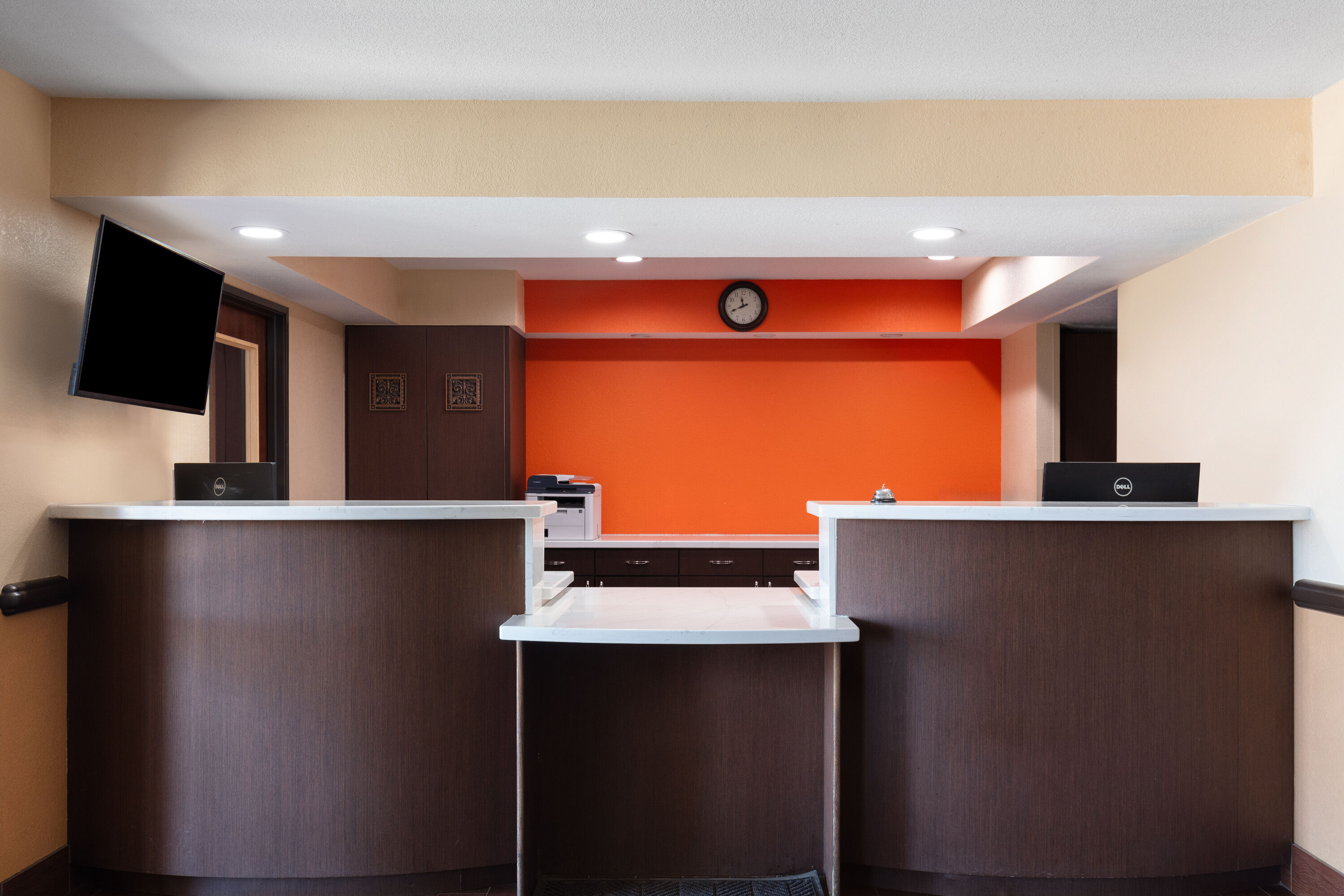 Howard Johnson by Wyndham Williams reception in Williams, Arizona