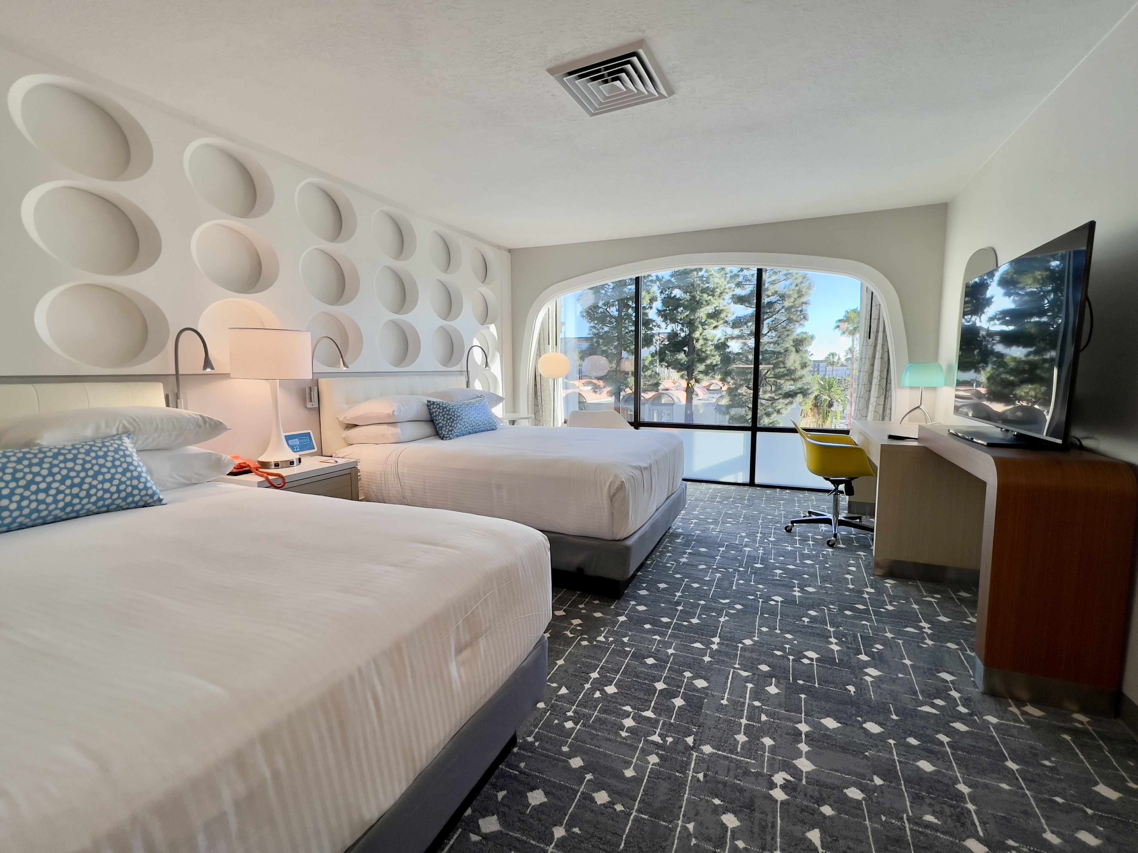Guest room at the Howard Johnson by Wyndham Anaheim Hotel & Water Playground in Anaheim, California