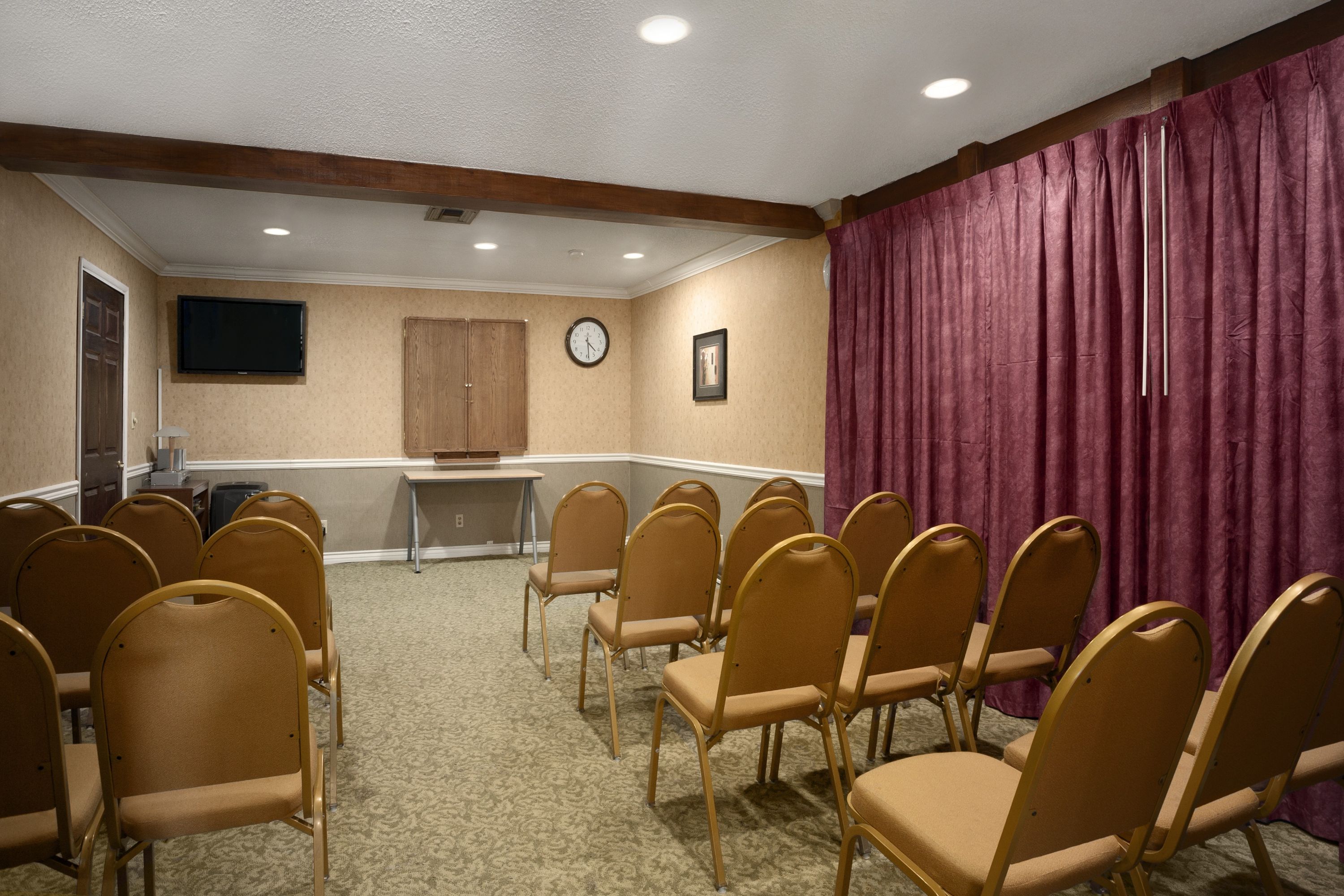 Meeting room at Howard Johnson by Wyndham Buena Park in Buena Park, California