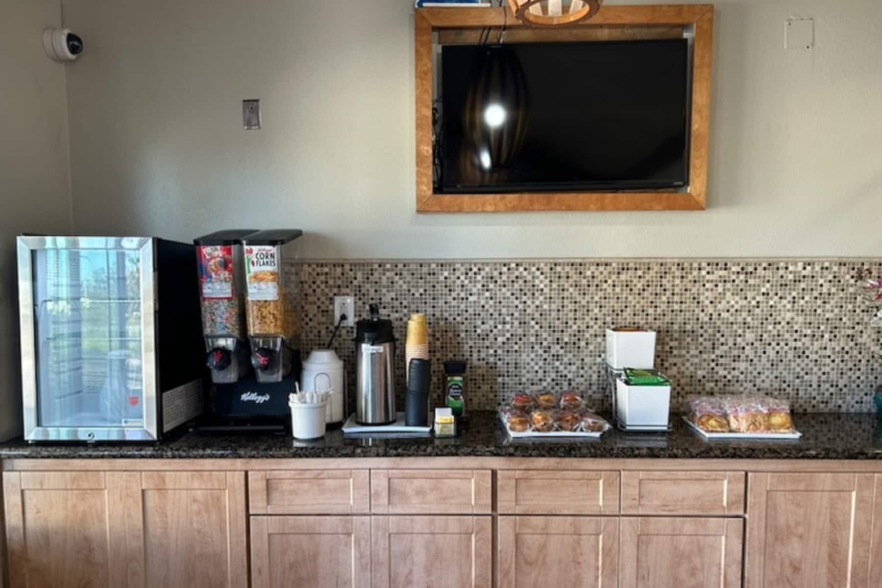 Free breakfast at Howard Johnson by Wyndham National City/San Diego South in National City, California