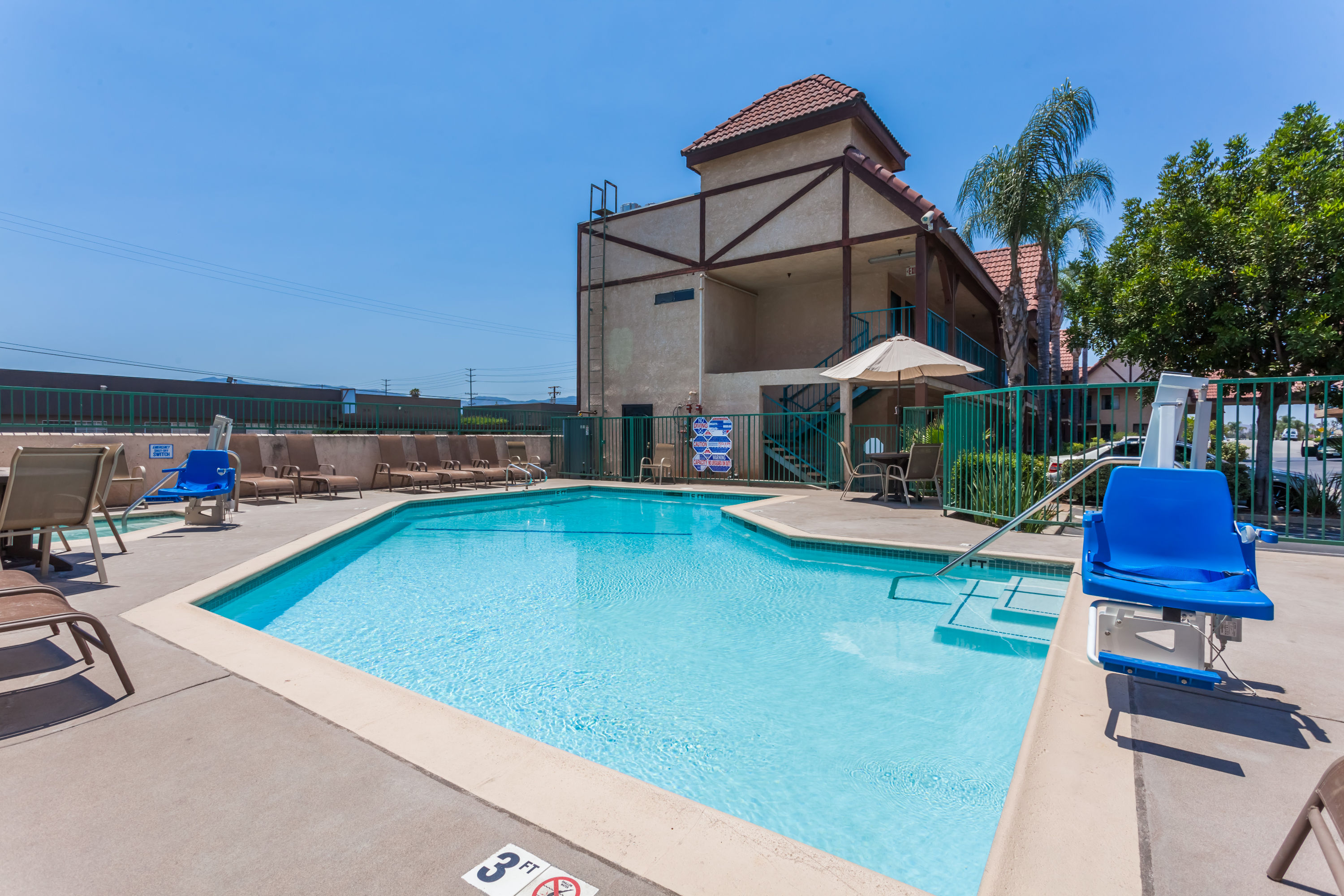 Howard Johnson by Wyndham Norco Norco, CA Hotels
