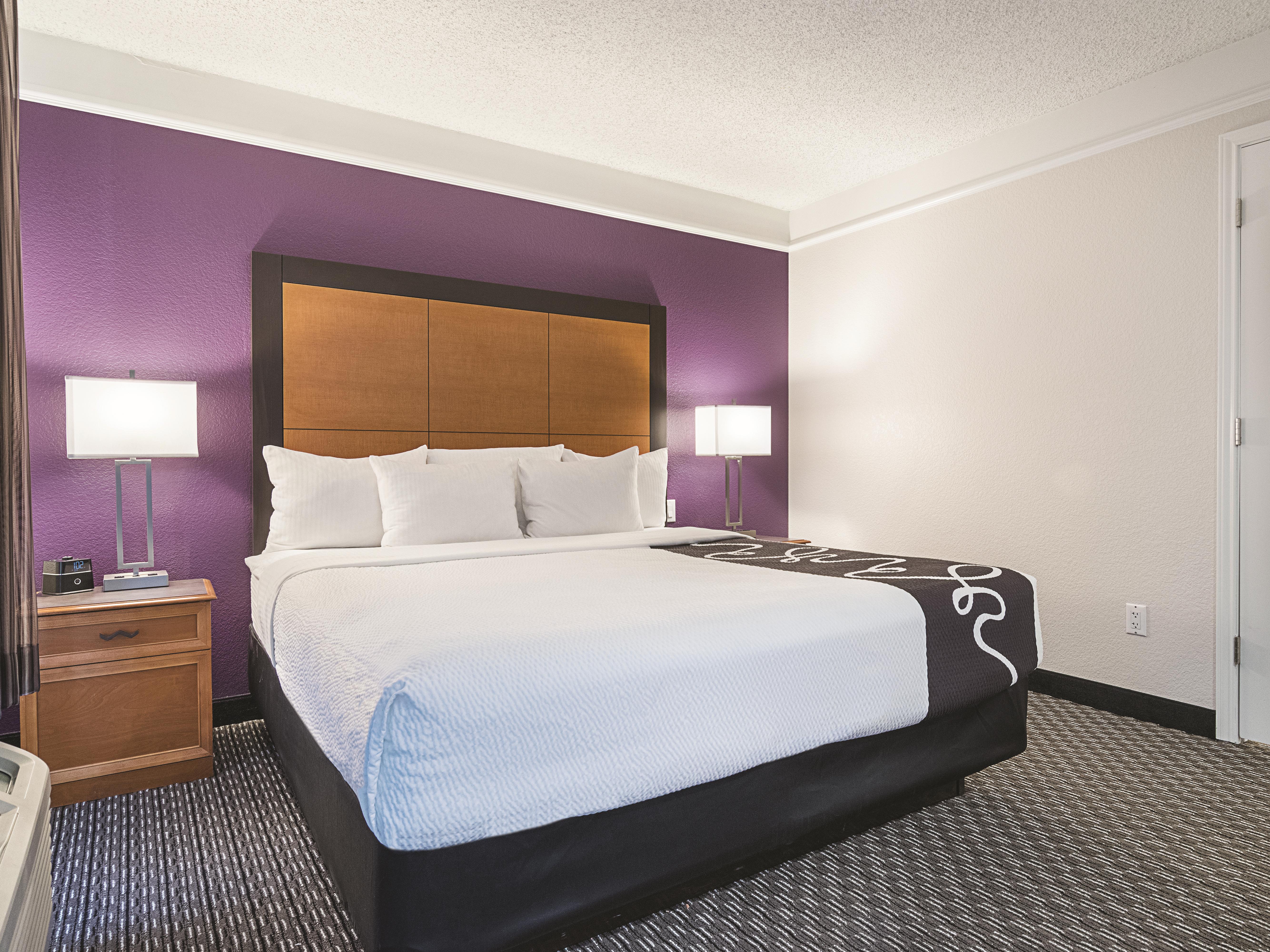 Howard Johnson by Wyndham Sacramento Downtown suite in Sacramento, California