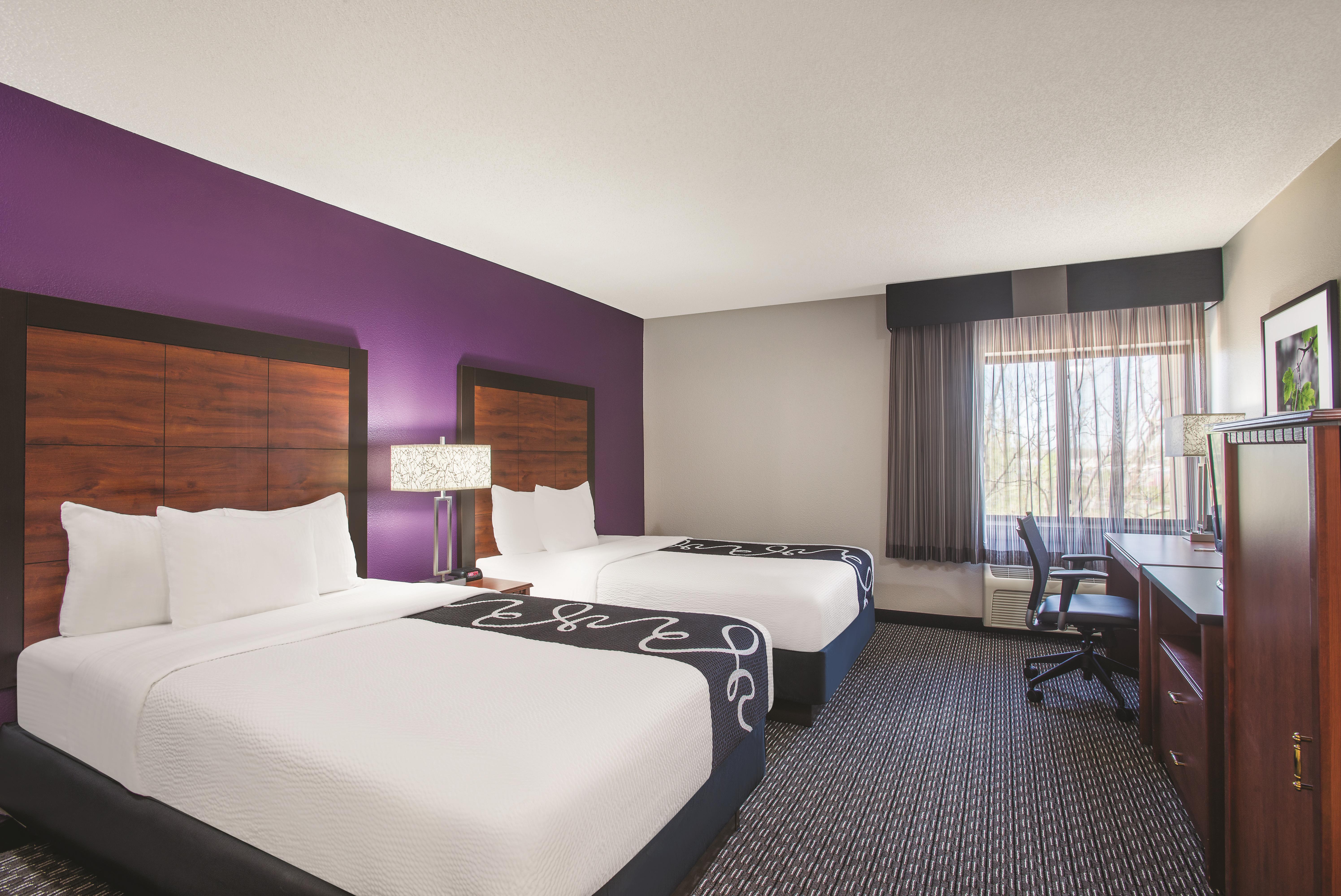 Howard Johnson by Wyndham Sacramento Downtown suite in Sacramento, California