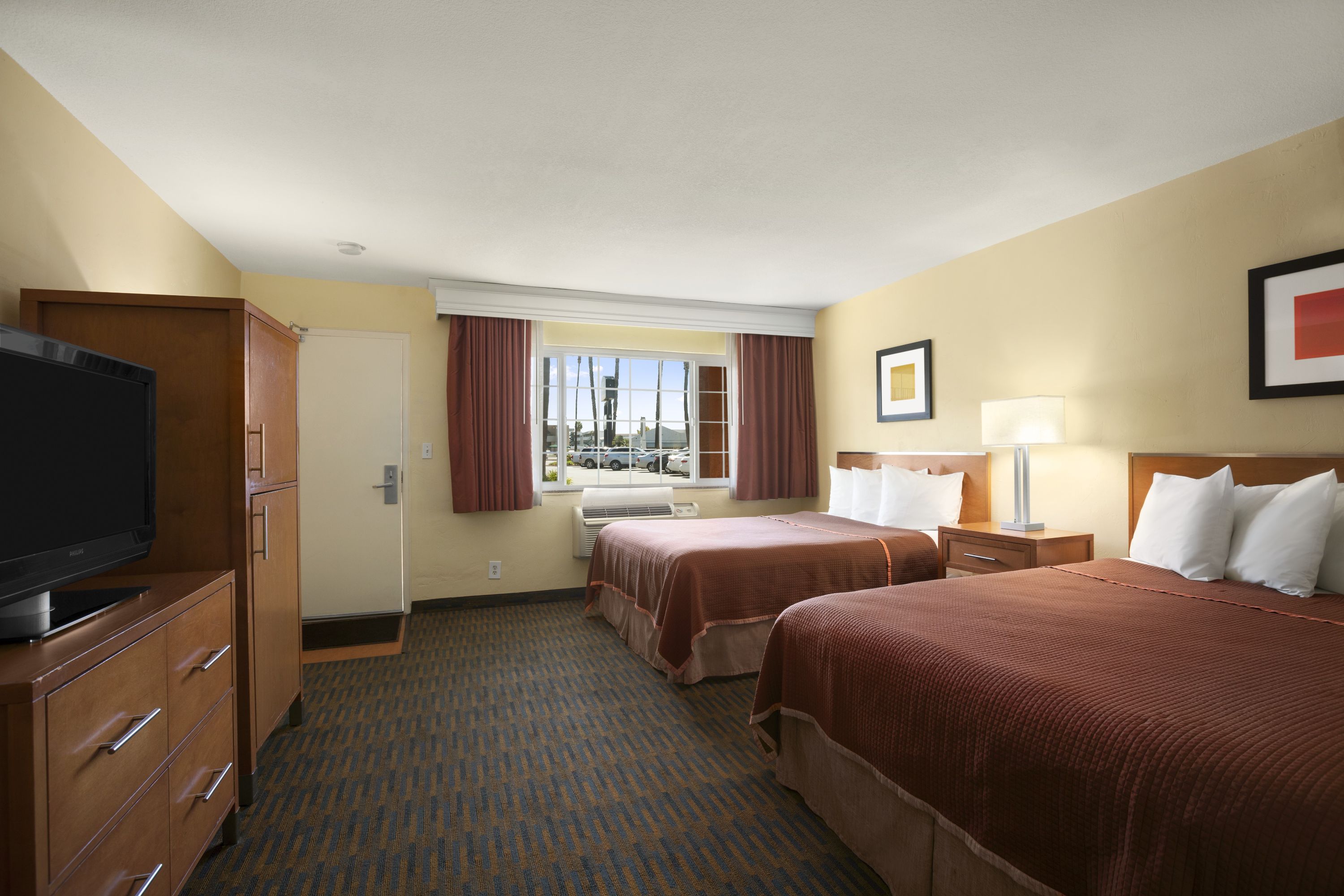 Howard Johnson by Wyndham San Diego Sea World | San Diego, CA Hotels