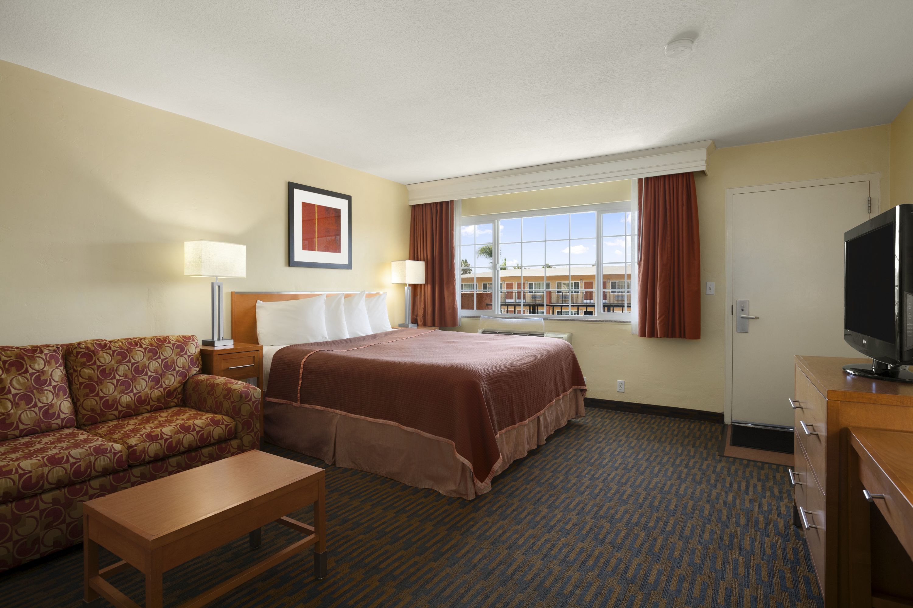 Howard Johnson by Wyndham San Diego Sea World | San Diego, CA Hotels