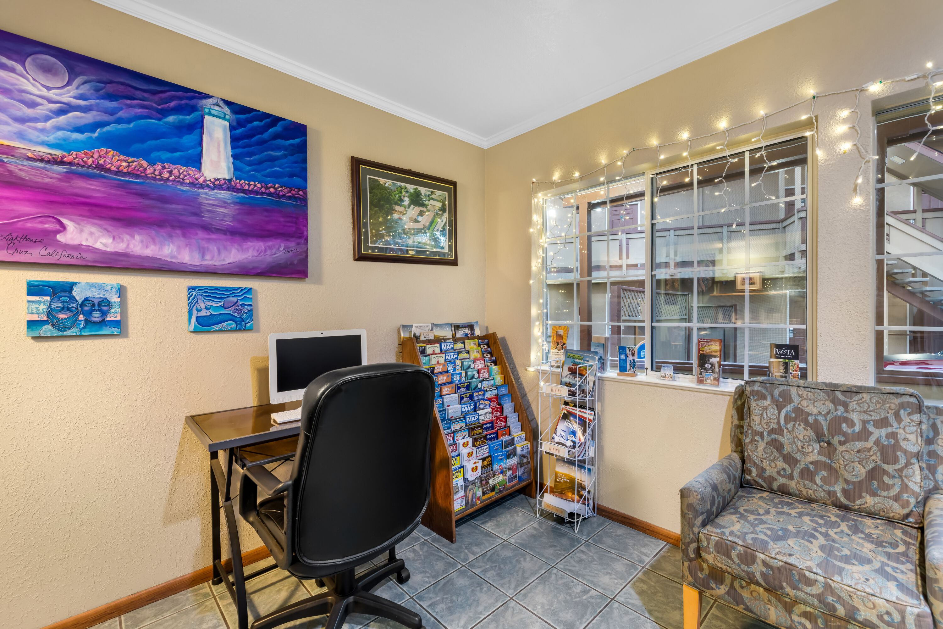 Howard Johnson by Wyndham Santa Cruz business center in Santa Cruz, California