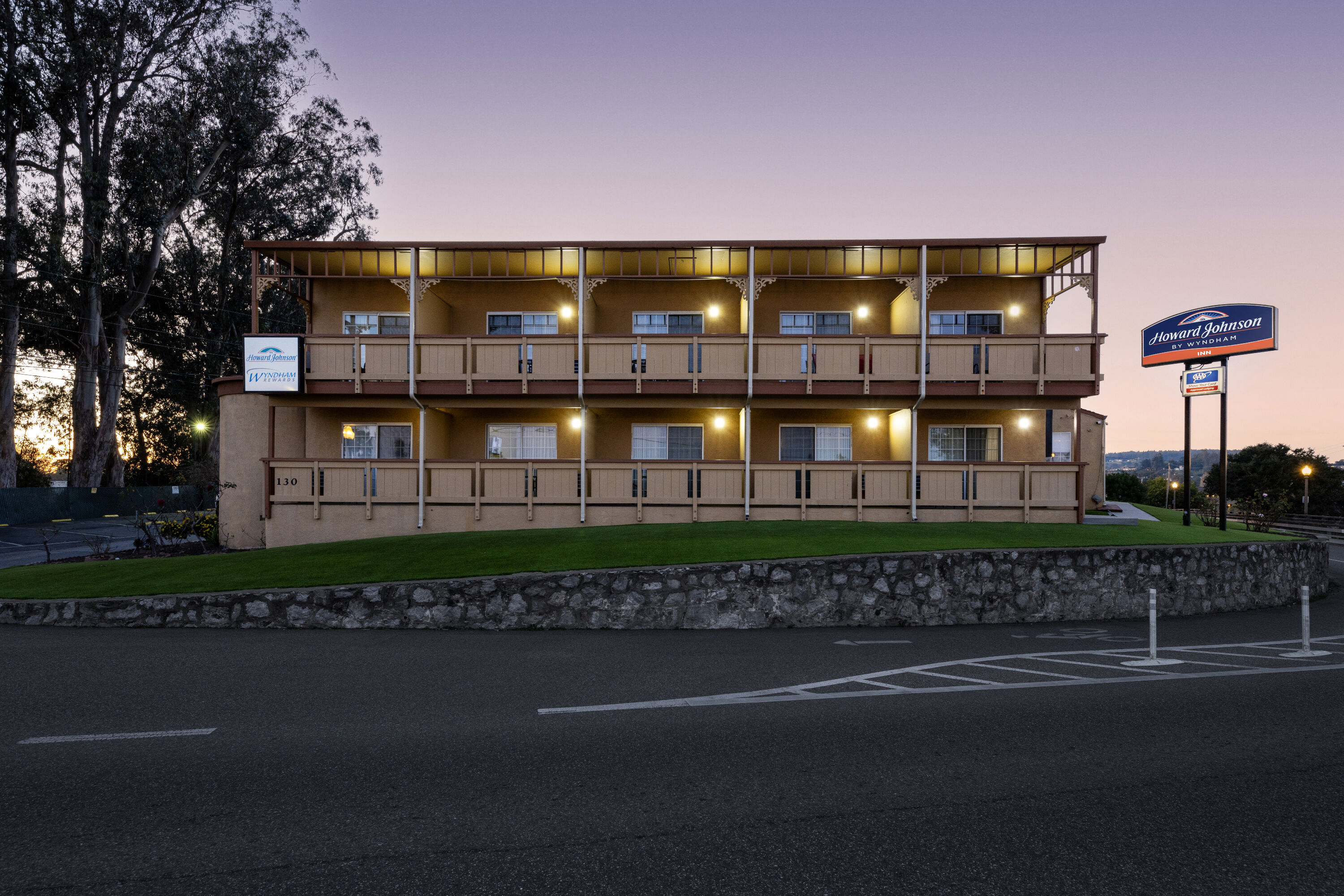 Exterior Night Image of Howard Johnson by Wyndham Santa Cruz hotel in Santa Cruz, California