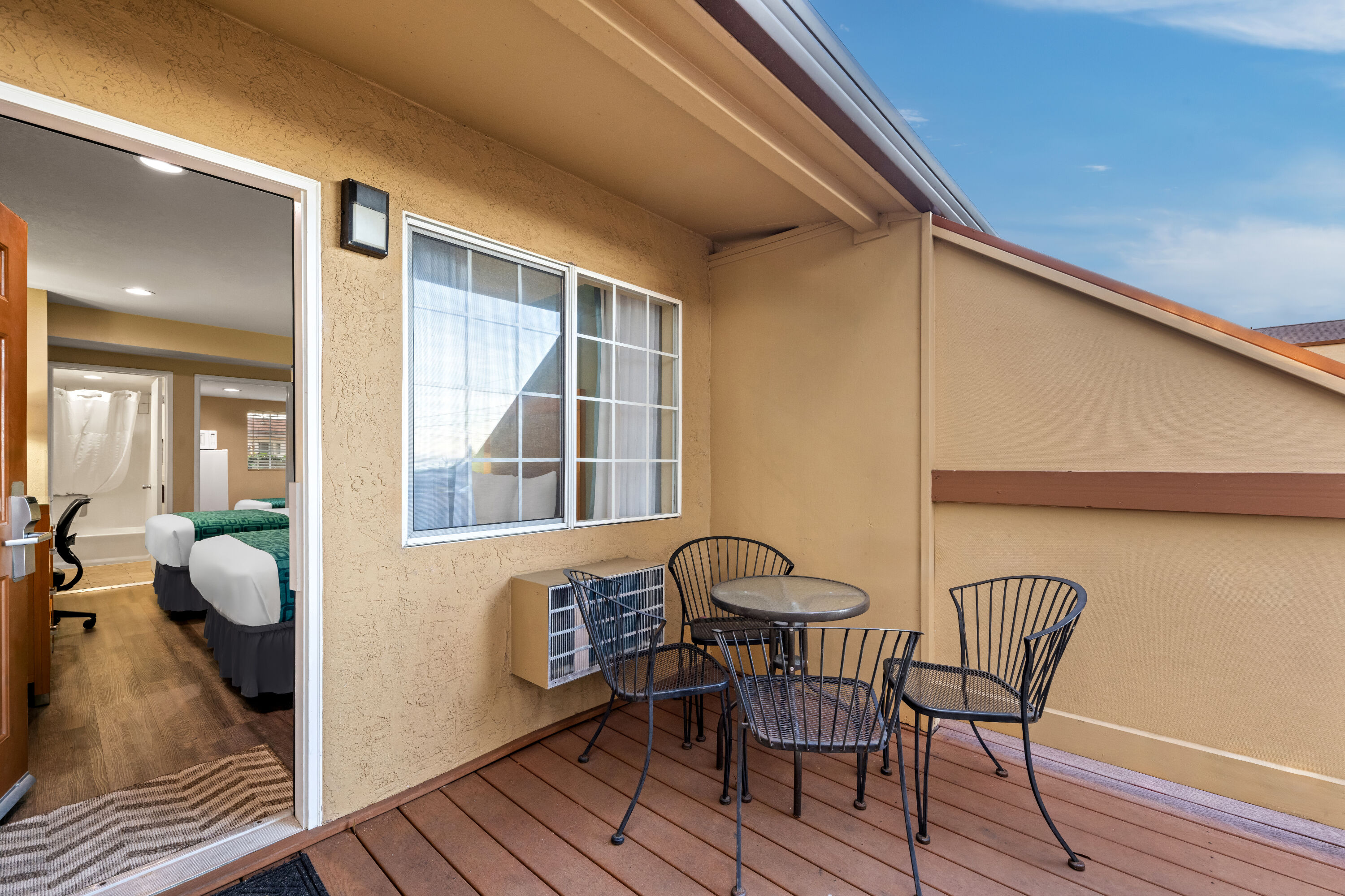 Double bed guest room at the Howard Johnson by Wyndham Santa Cruz in Santa Cruz, California