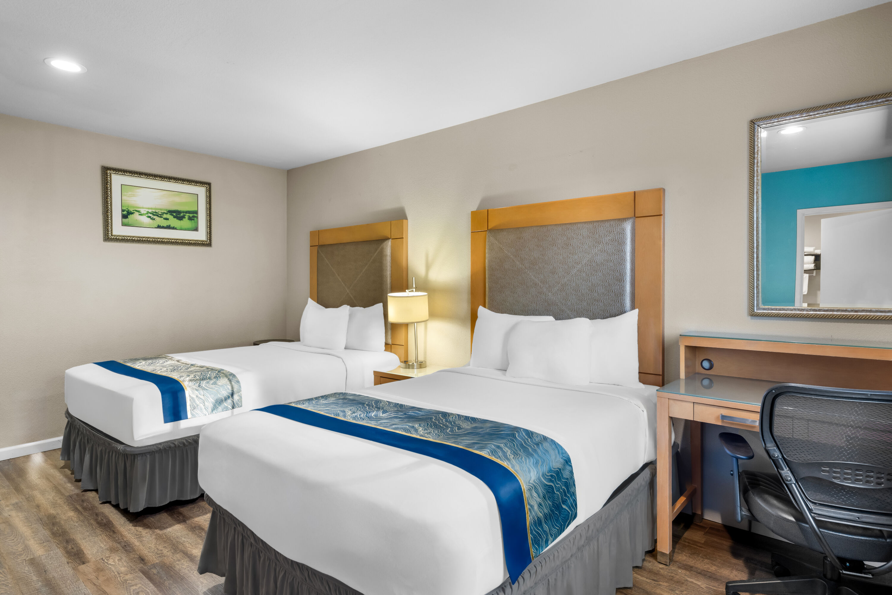 Double bed guest room at the Howard Johnson by Wyndham Santa Cruz in Santa Cruz, California