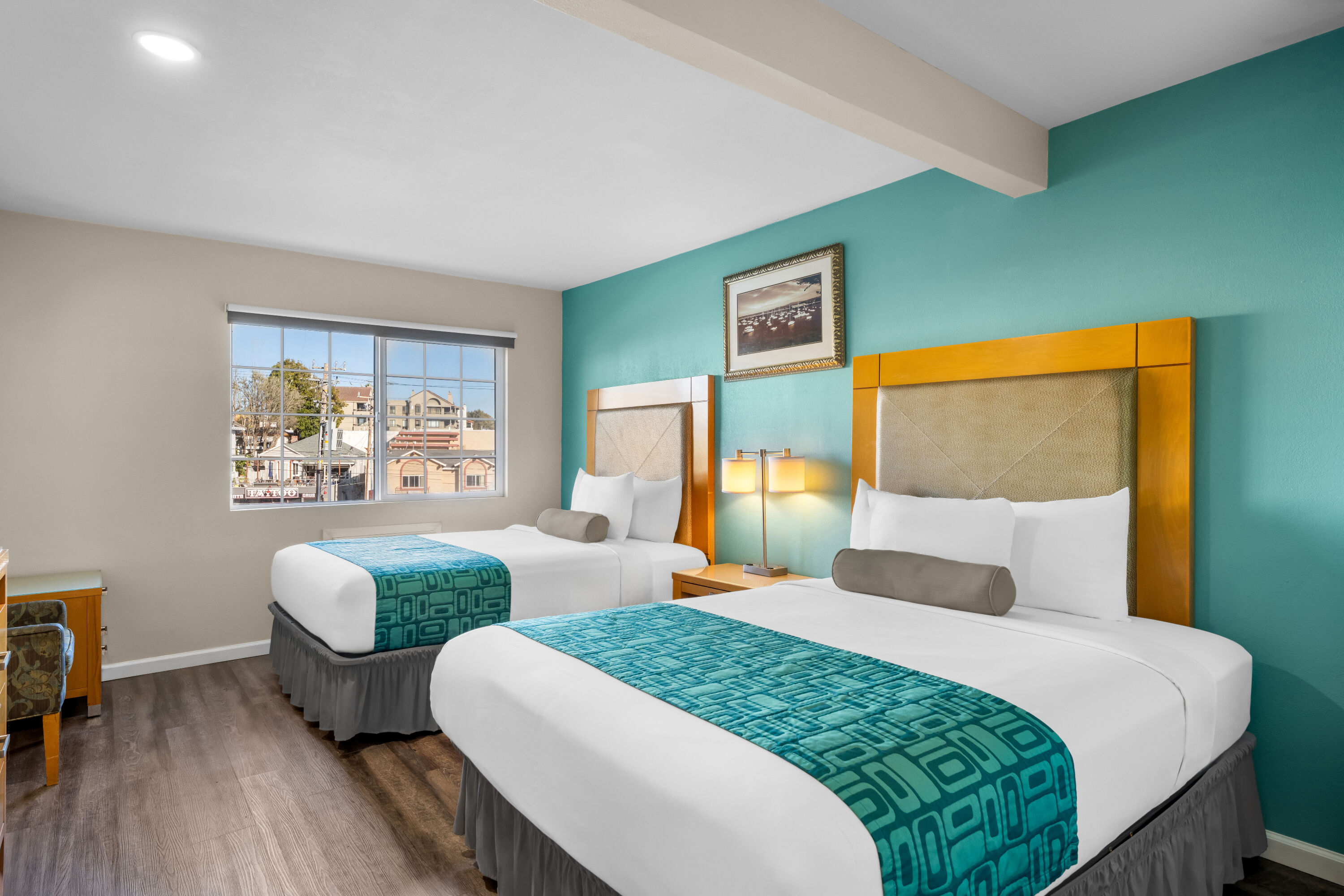 Howard Johnson by Wyndham Santa Cruz suite in Santa Cruz, California