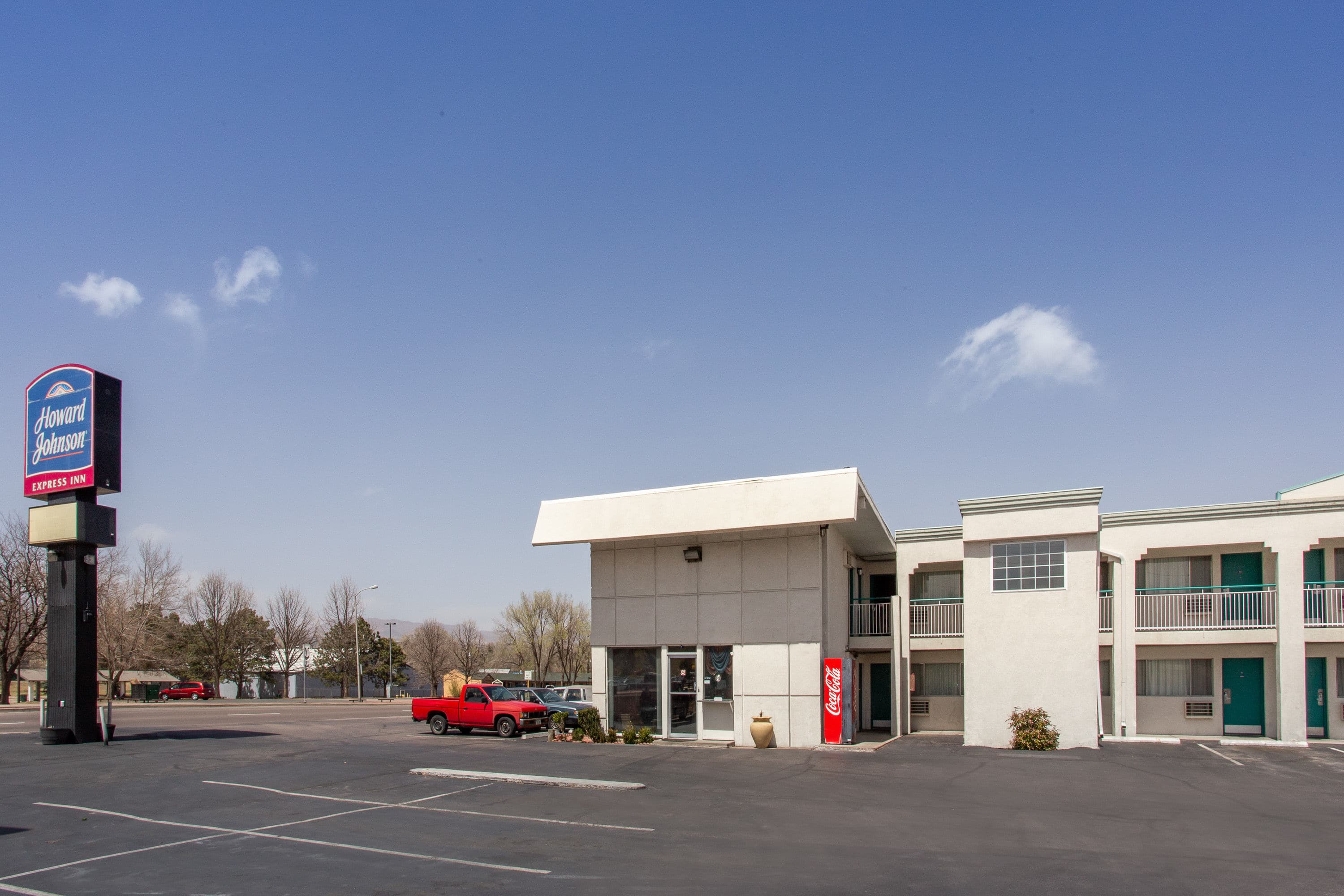 Howard Johnson By Wyndham Colorado Springs Colorado Springs Co Hotels