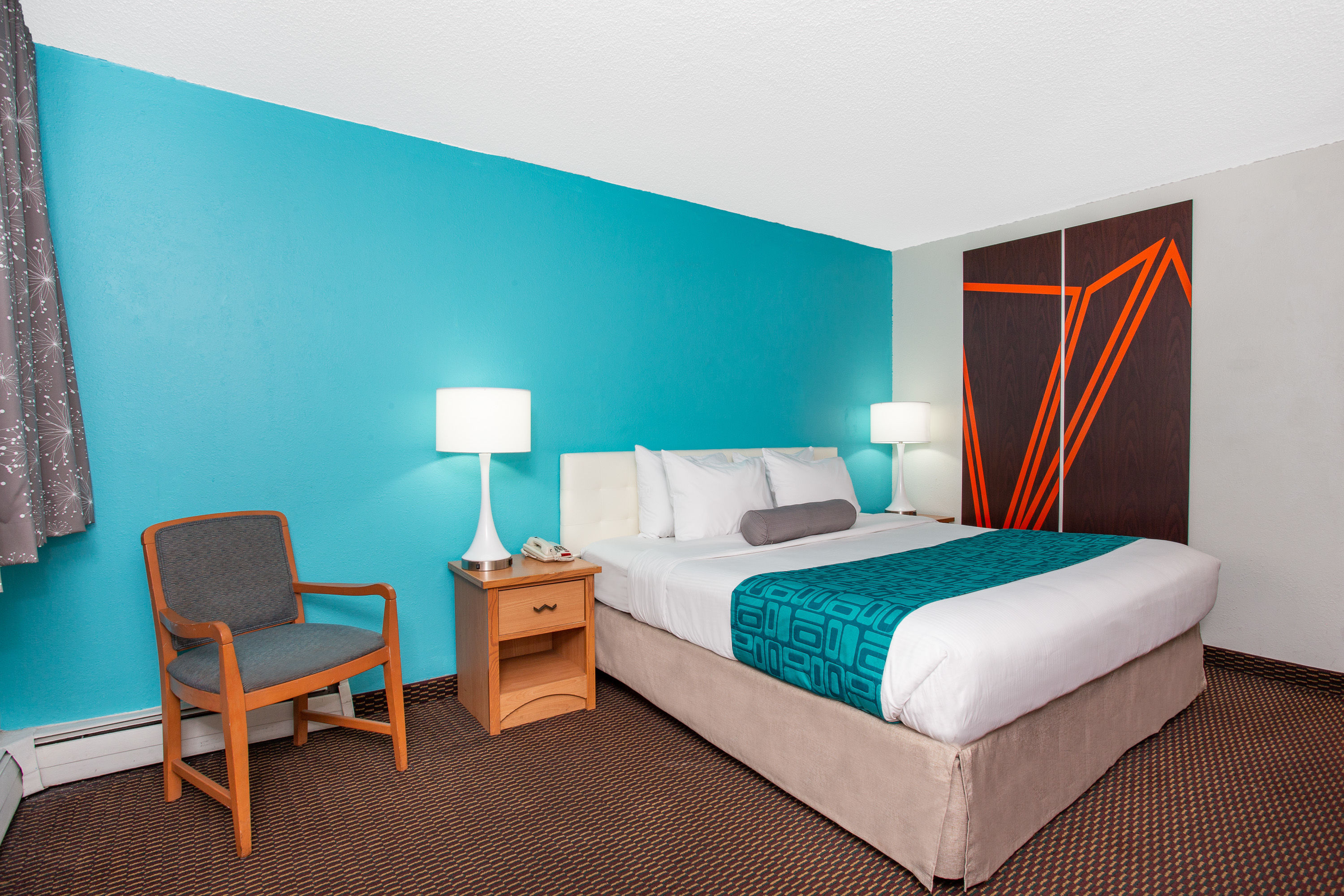 Guest room at the Howard Johnson by Wyndham Colorado Springs in Colorado Springs, Colorado