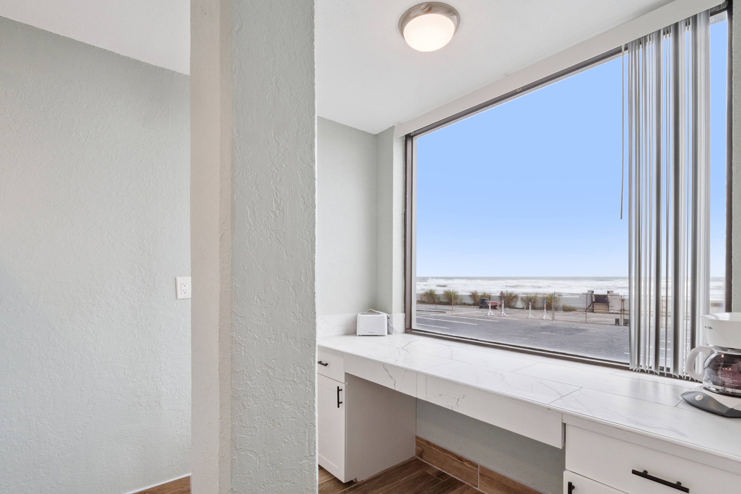 Guest room at the Howard Johnson by Wyndham Oceanfront Daytona Beach in Daytona Beach, Florida