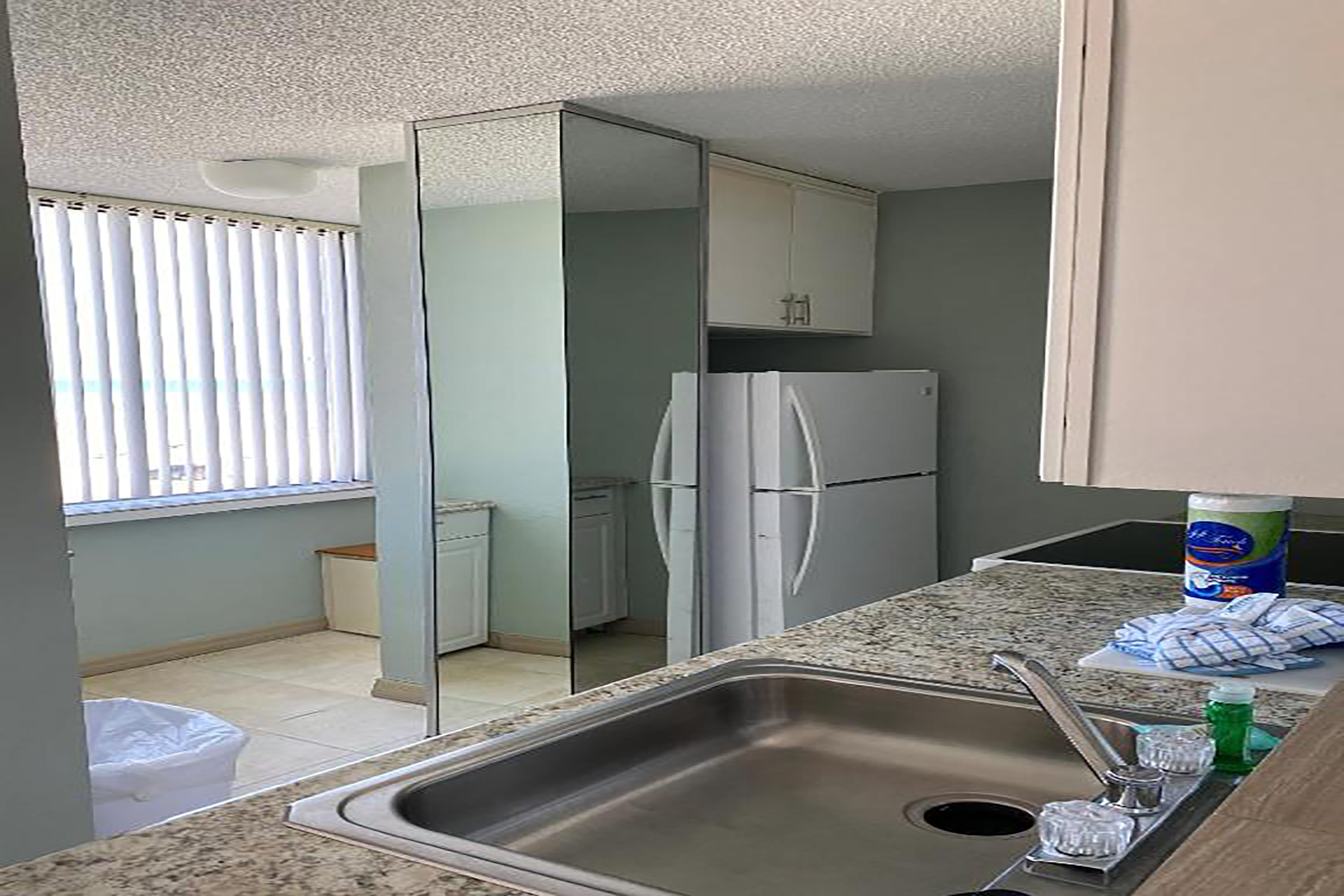 Guest room at the Howard Johnson by Wyndham Oceanfront Daytona Beach in Daytona Beach, Florida