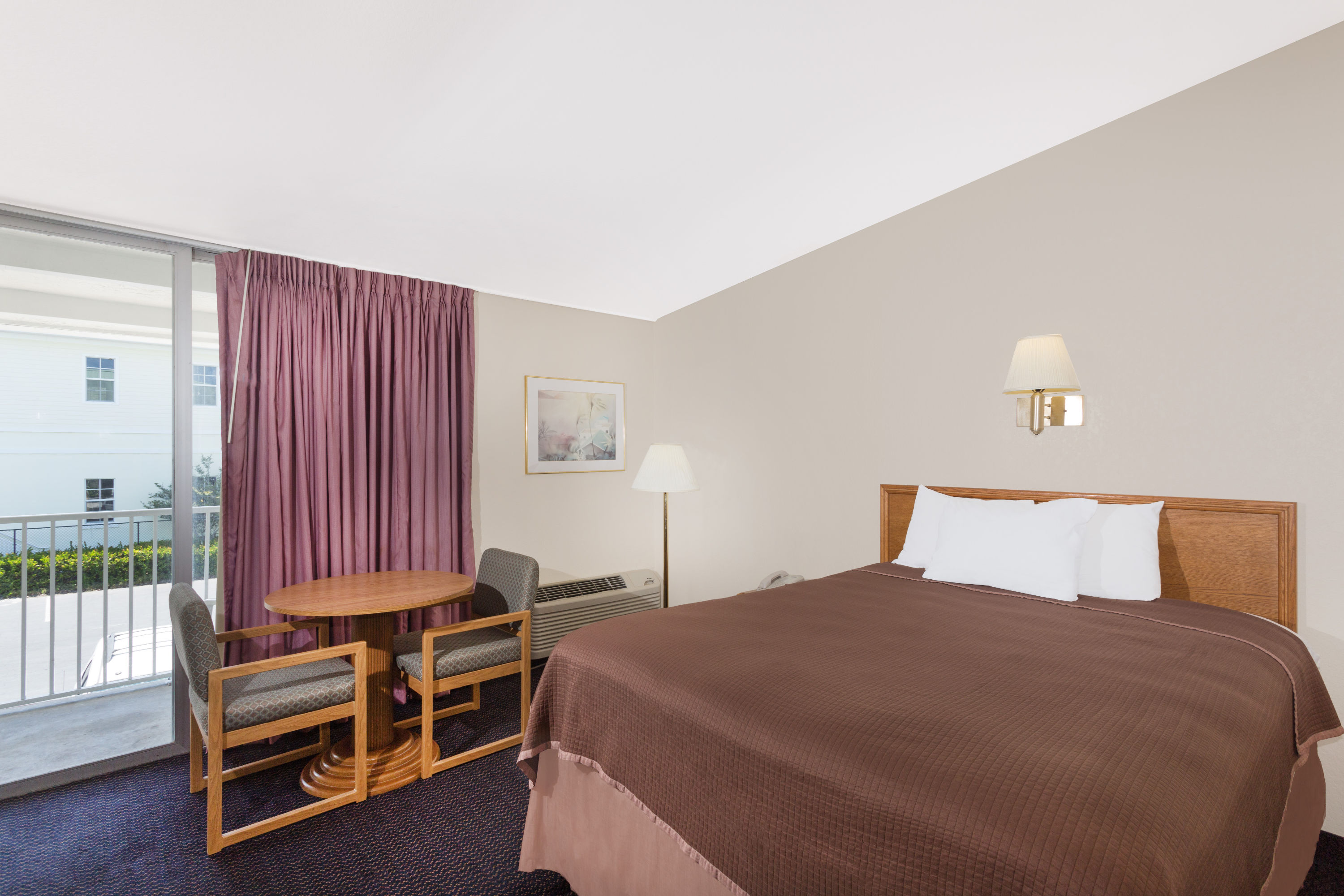 Howard Johnson By Wyndham Vero Beach Downtown Vero