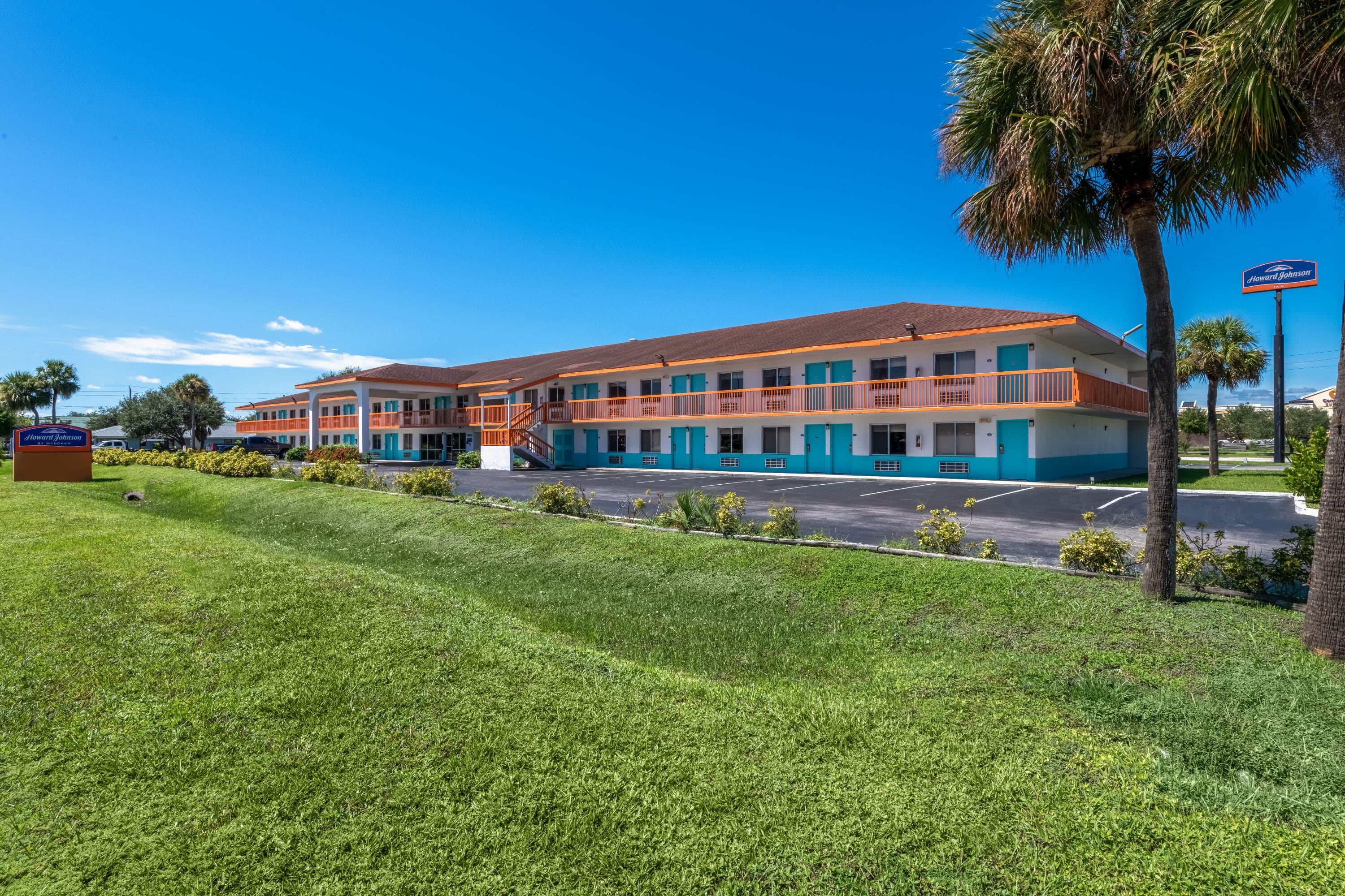 Howard Johnson by Wyndham Vero Beach/I-95 | Vero Beach, FL Hotels