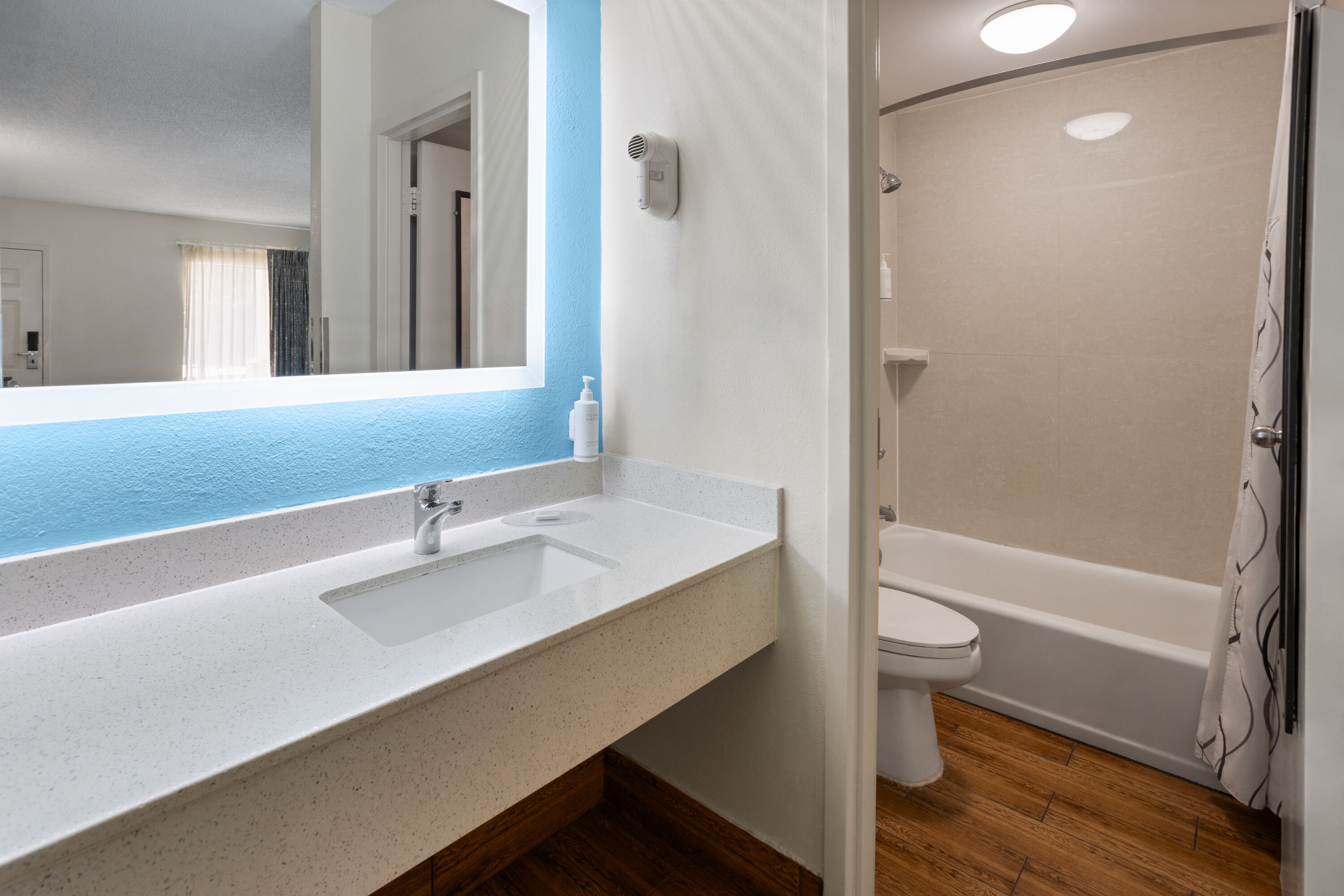 Guest room bath at the Howard Johnson by Wyndham Savannah GA in Savannah, Georgia