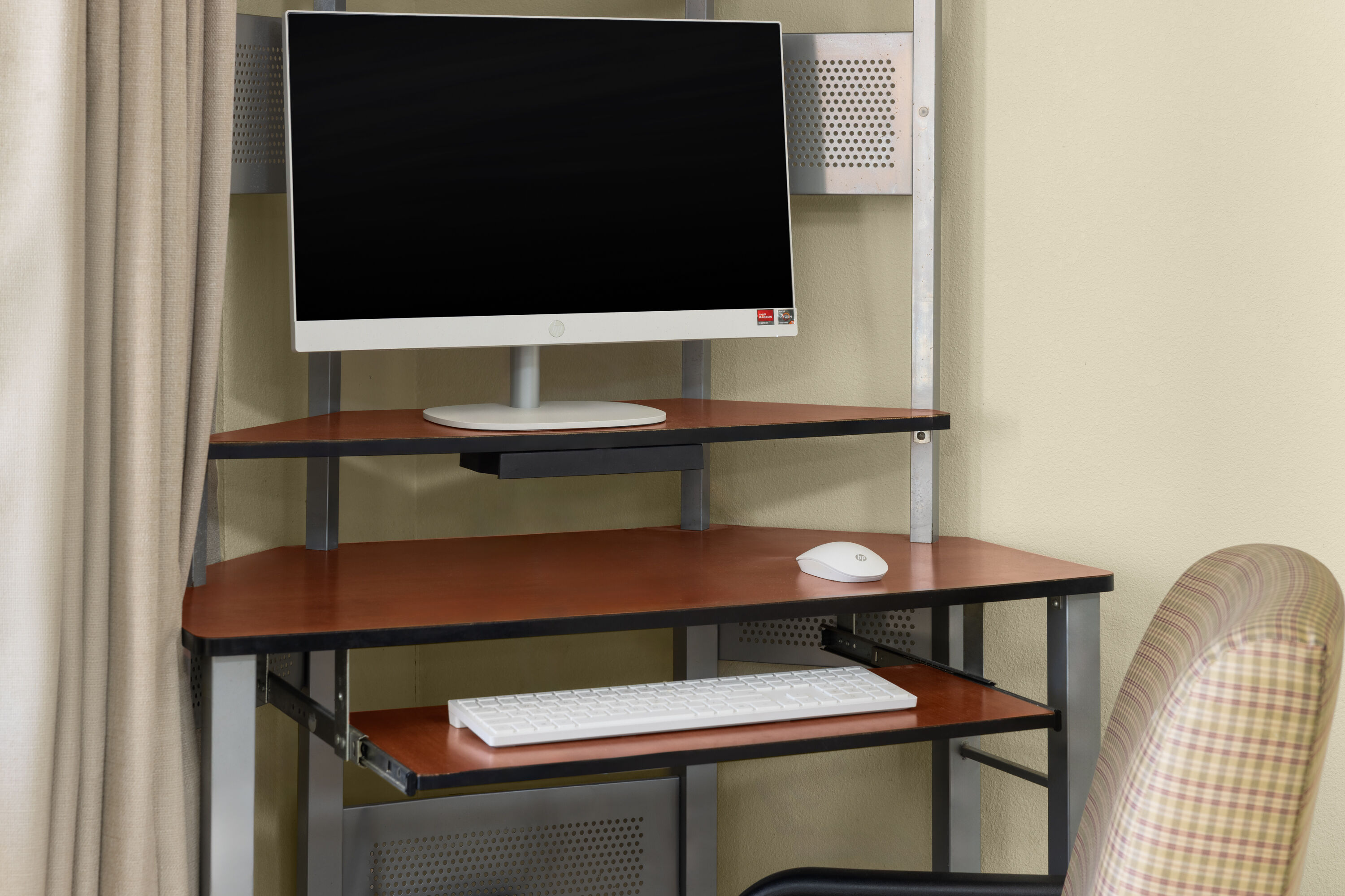 Howard Johnson by Wyndham Savannah GA business center in Savannah, Georgia