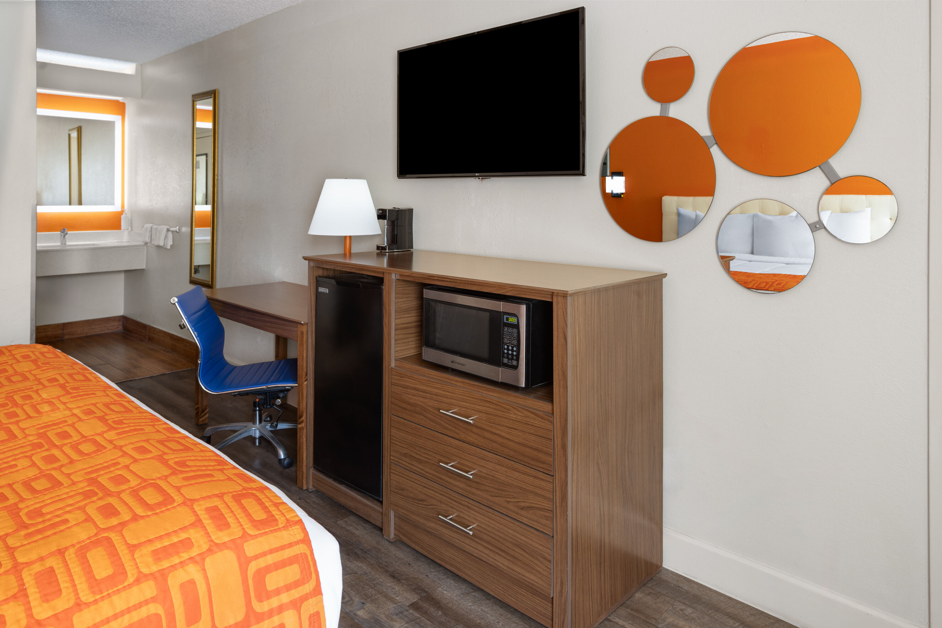 Guest room at the Howard Johnson by Wyndham Savannah GA in Savannah, Georgia