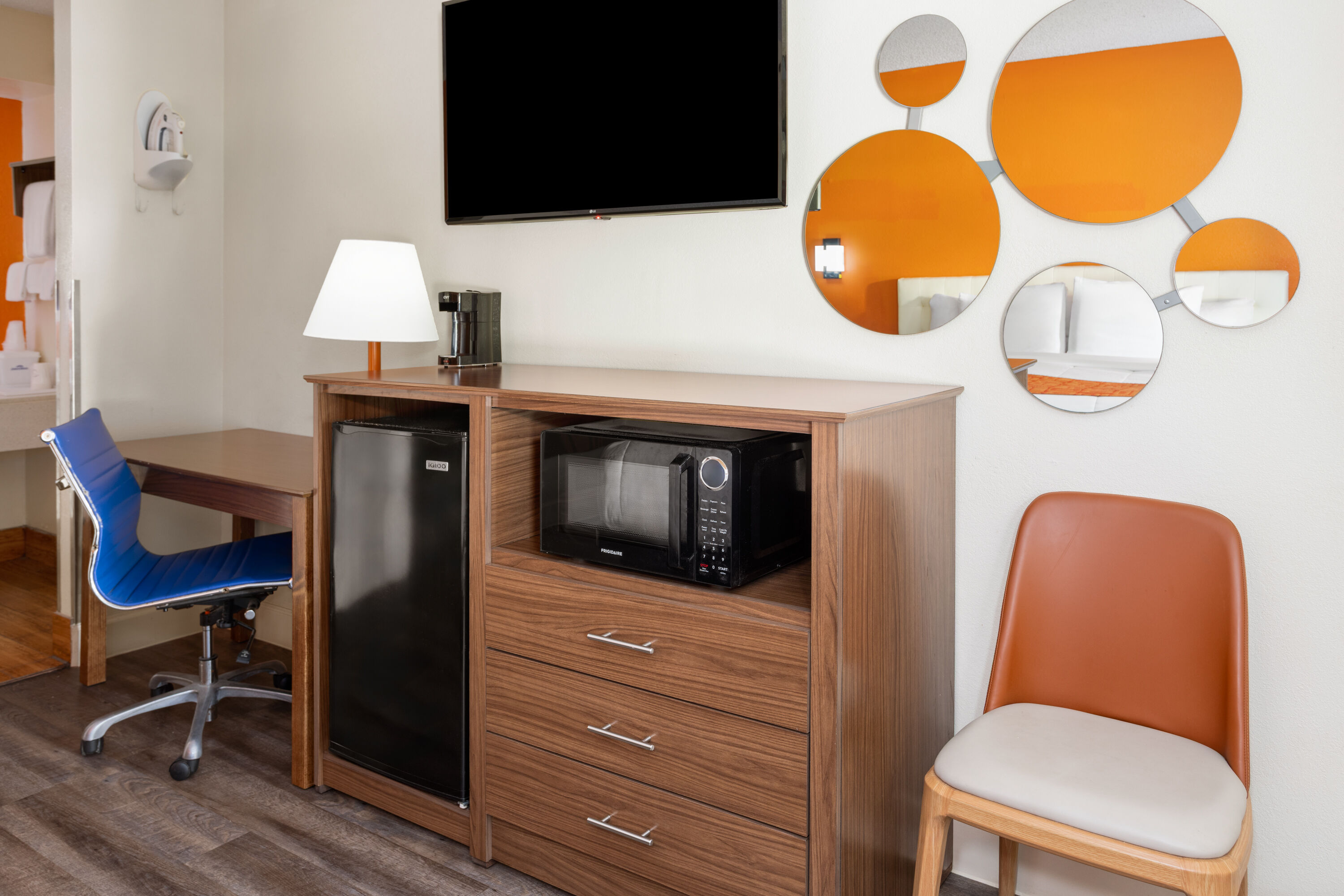 Guest room at the Howard Johnson by Wyndham Savannah GA in Savannah, Georgia